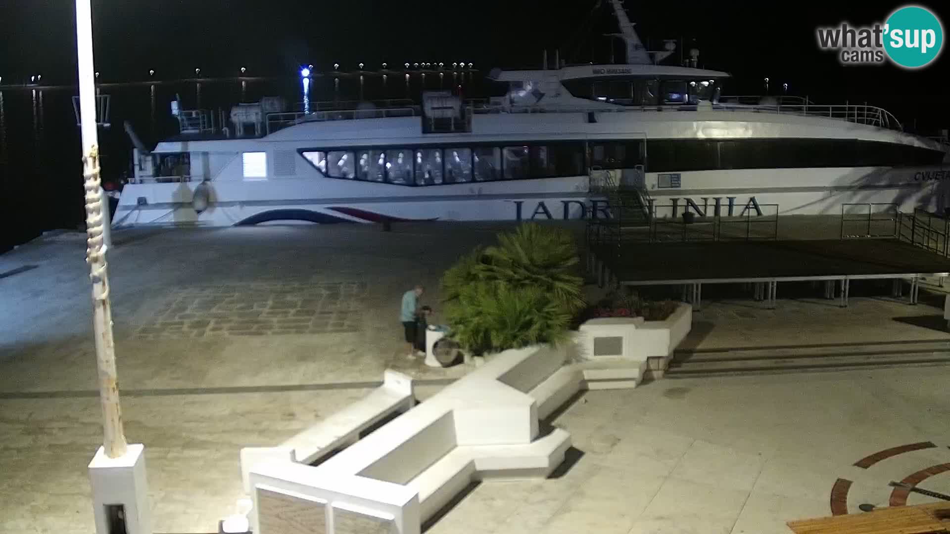 Novalja spletna kamera promenada