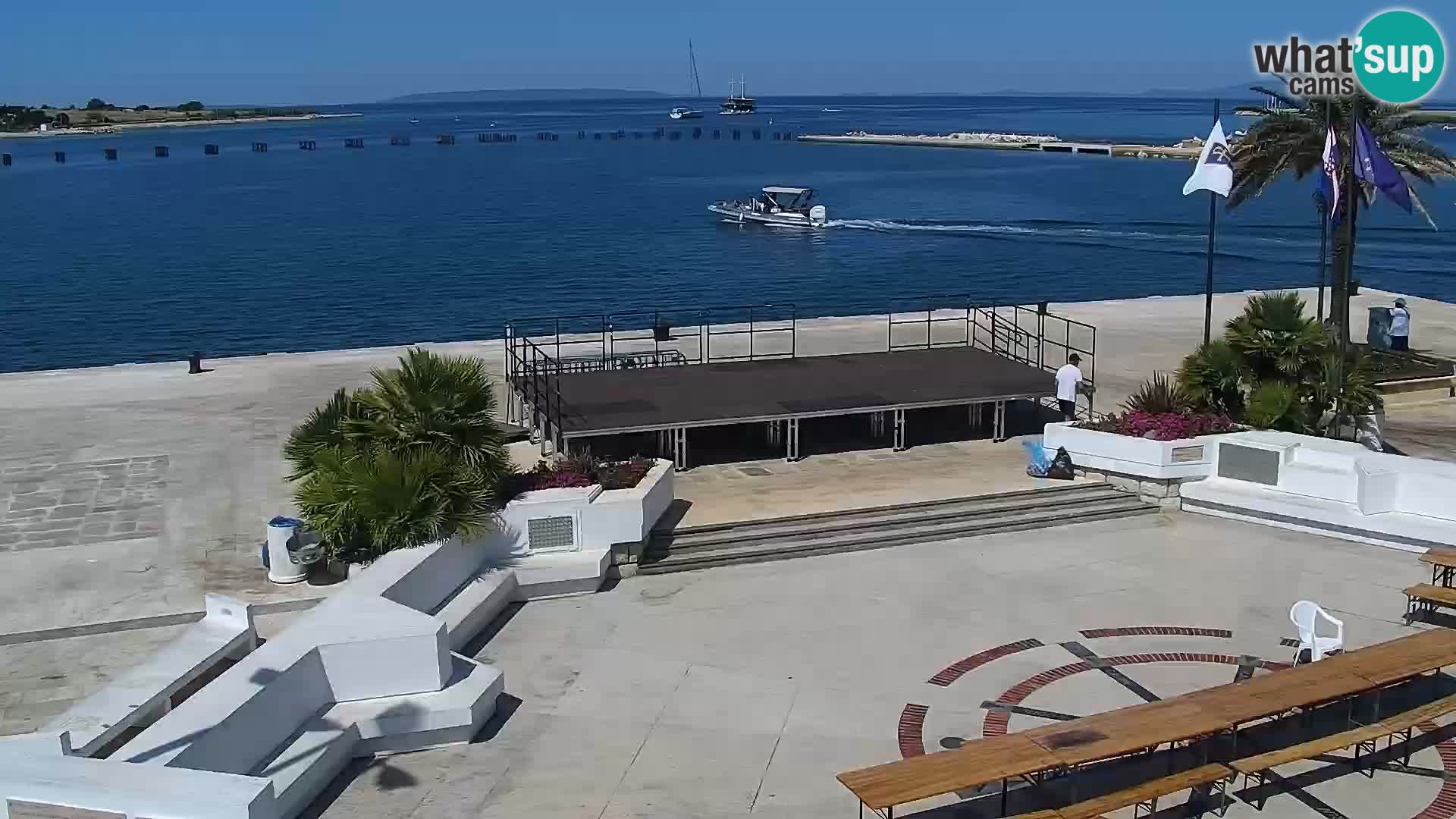 Novalja spletna kamera promenada