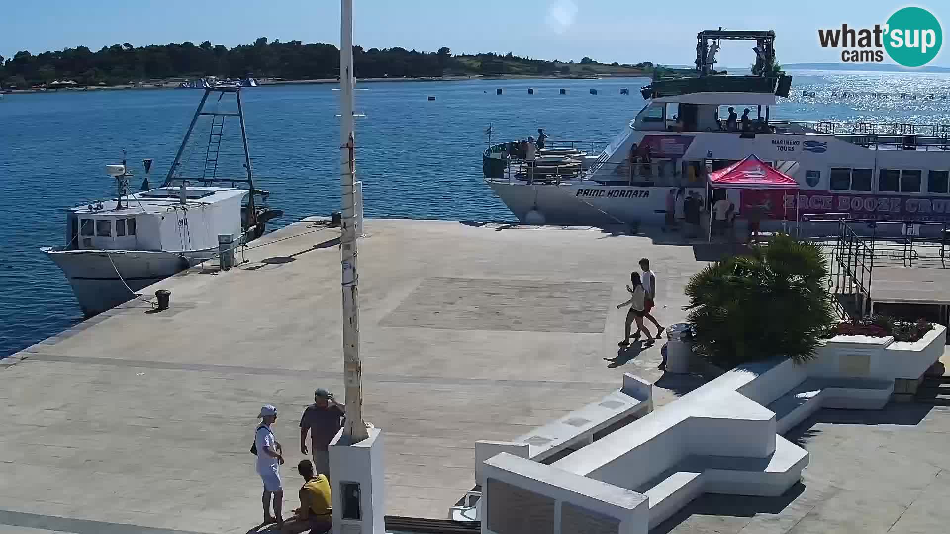 Webcam Novalja seaside promenade