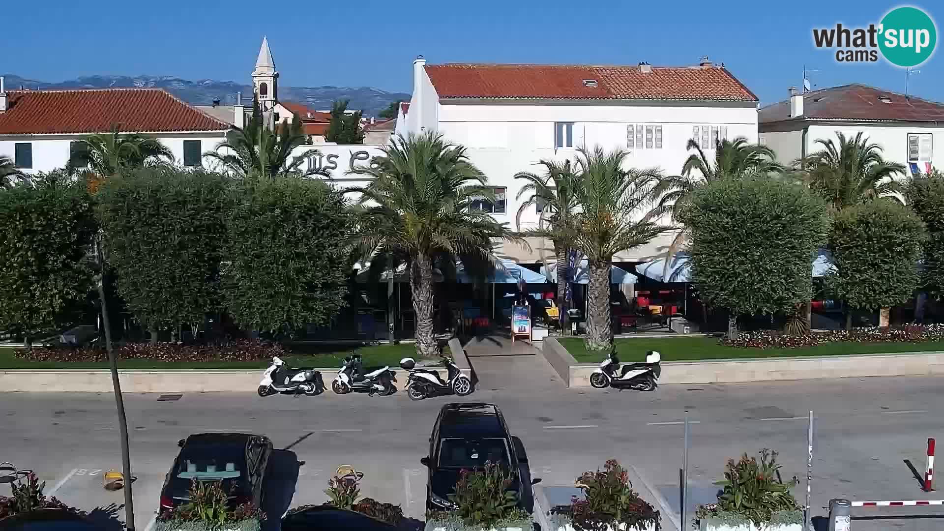 Novalja spletna kamera promenada