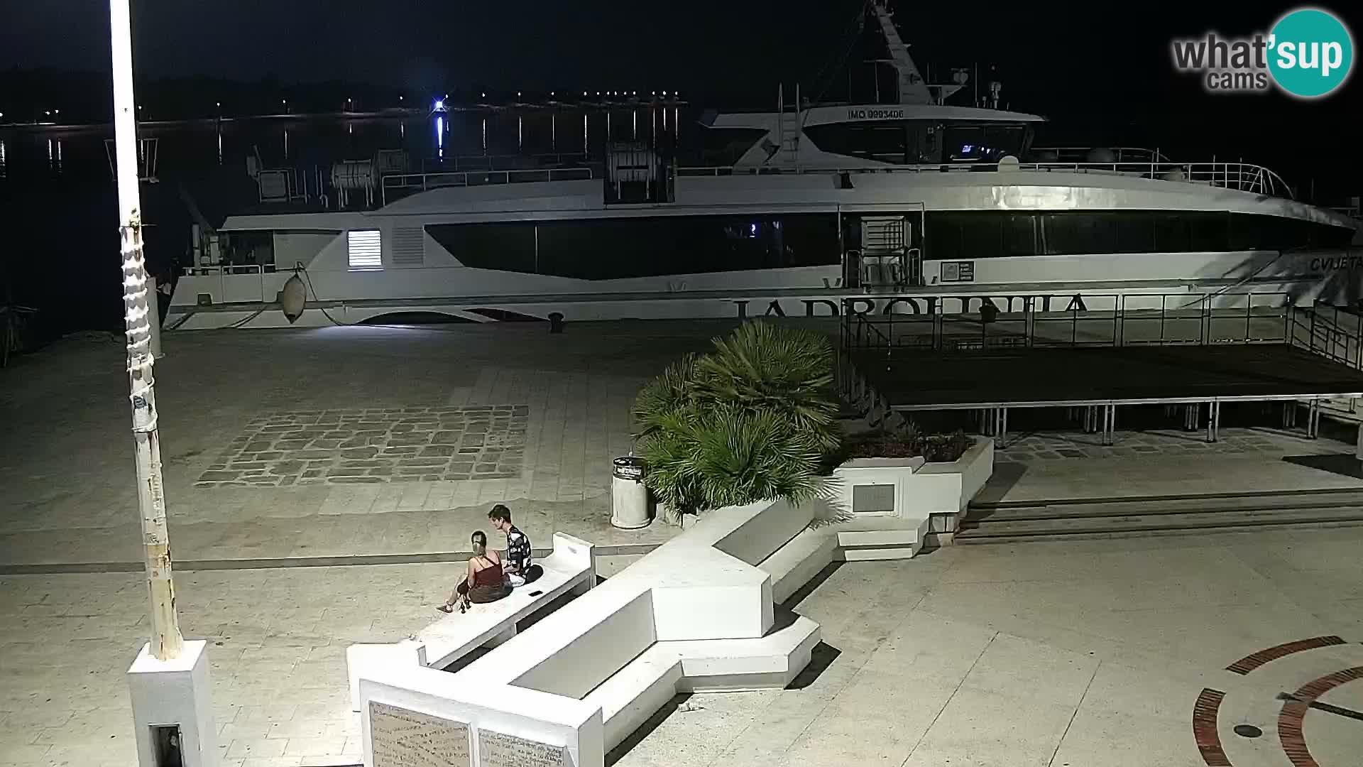 Novalja spletna kamera promenada