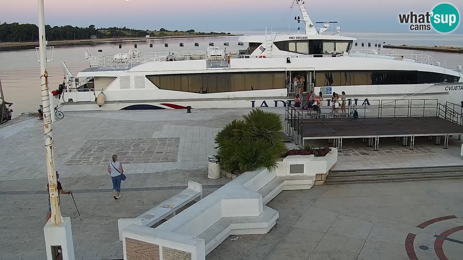 Webcam Novalja seaside promenade