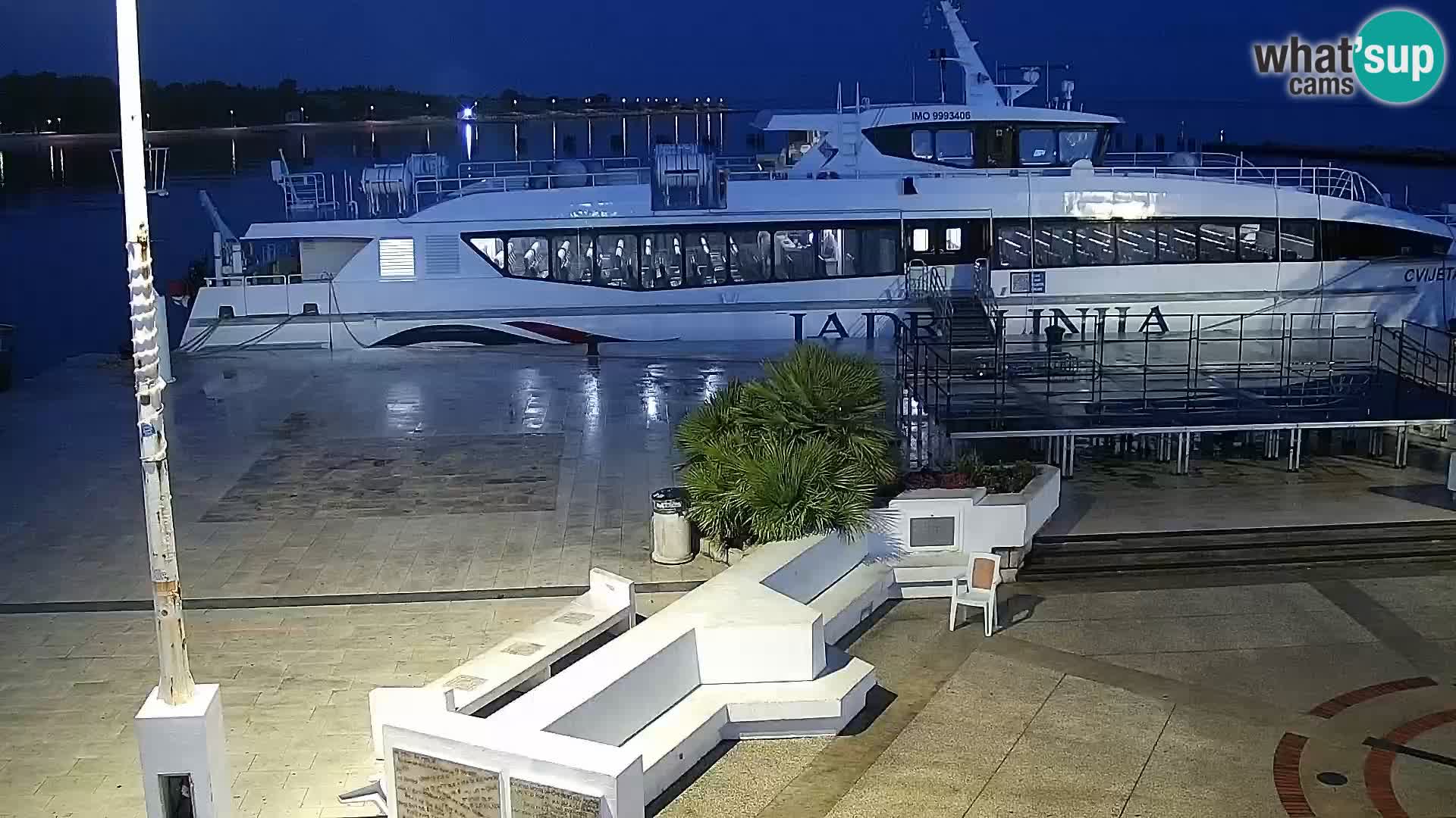 Novalja spletna kamera promenada