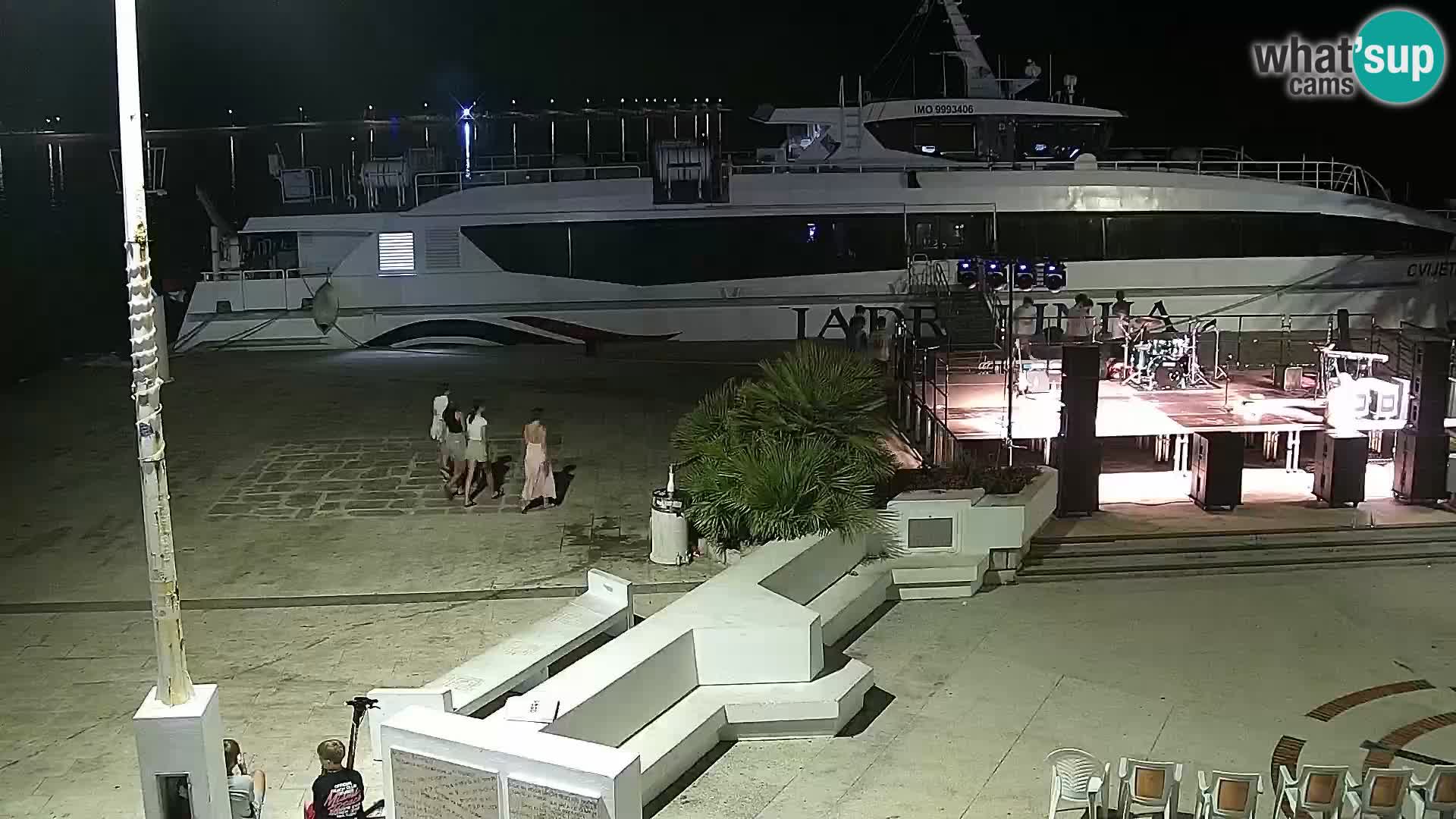 Novalja spletna kamera promenada