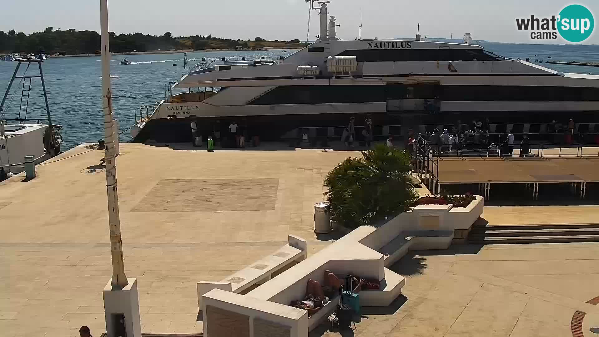 Webcam Novalja seaside promenade