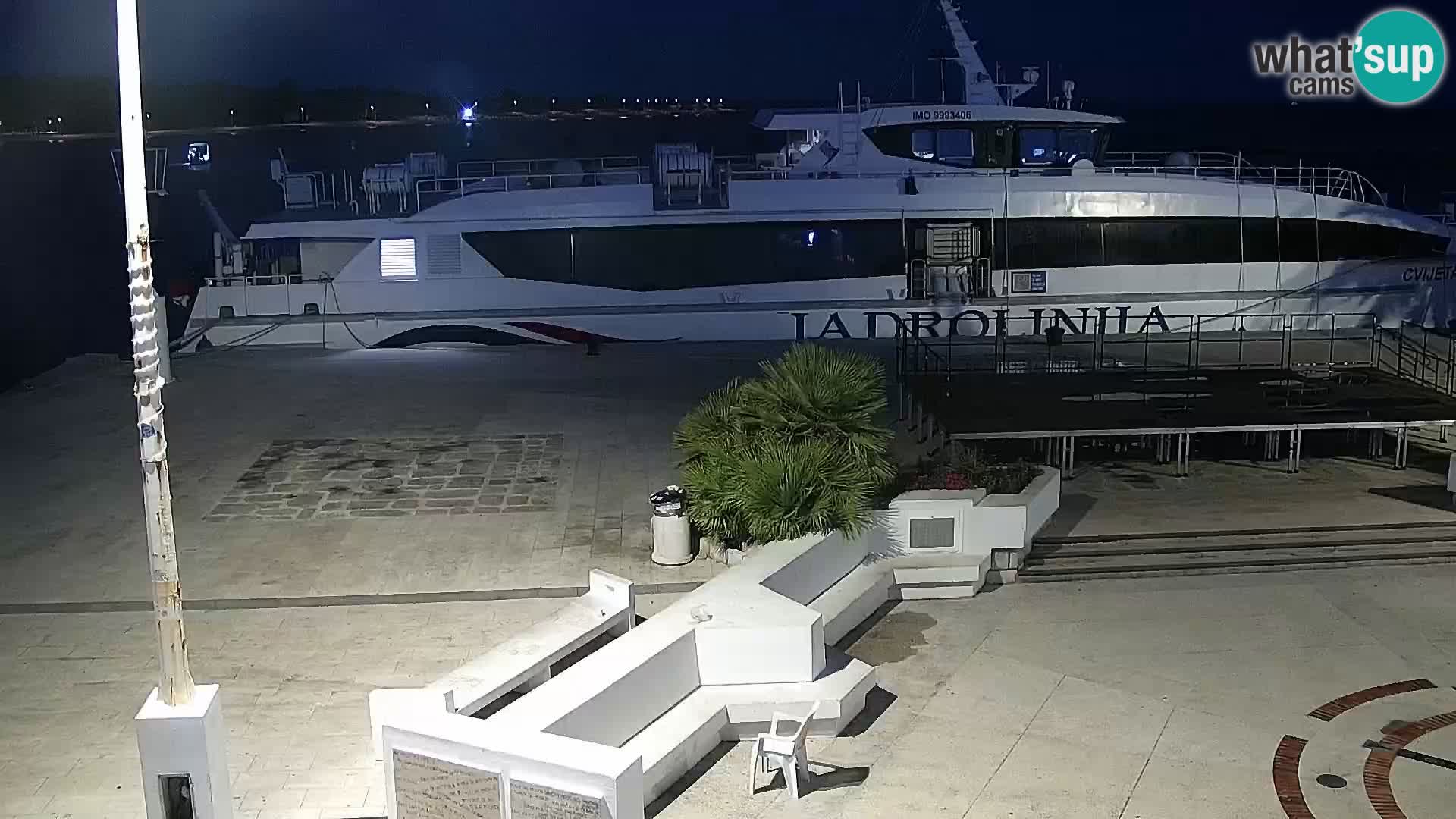 Web kamera Novalja promenada