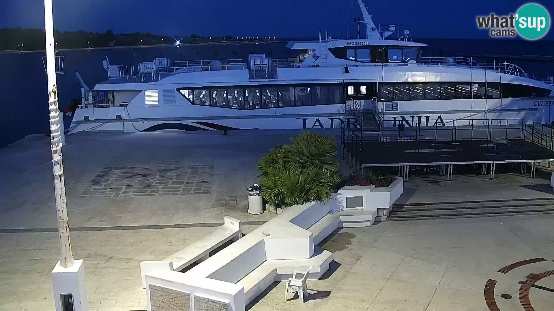 Novalja spletna kamera promenada