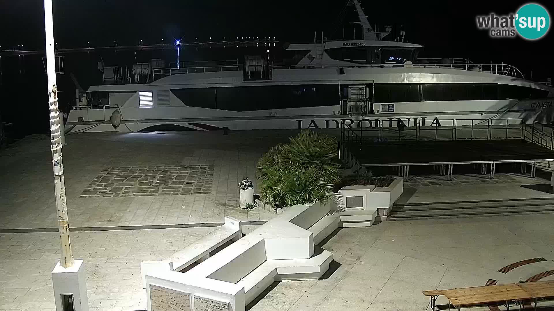 Web kamera Novalja promenada