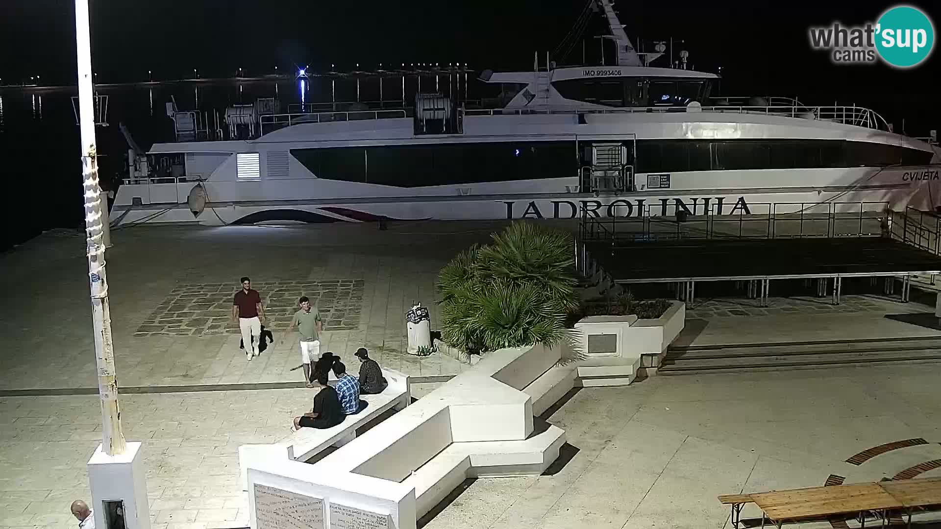 Web kamera Novalja promenada