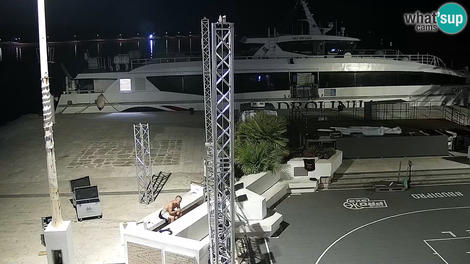 Web kamera Novalja promenada