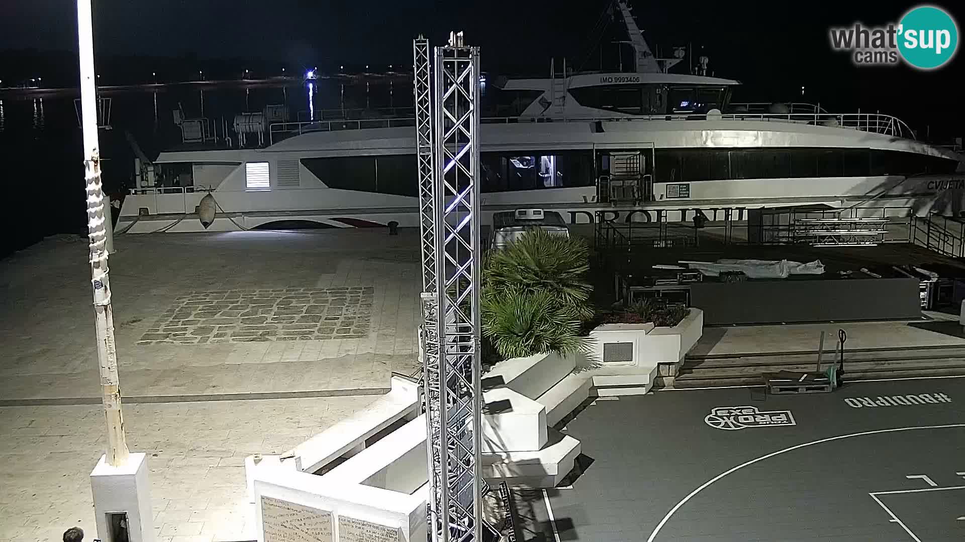Webcam Novalja seaside promenade