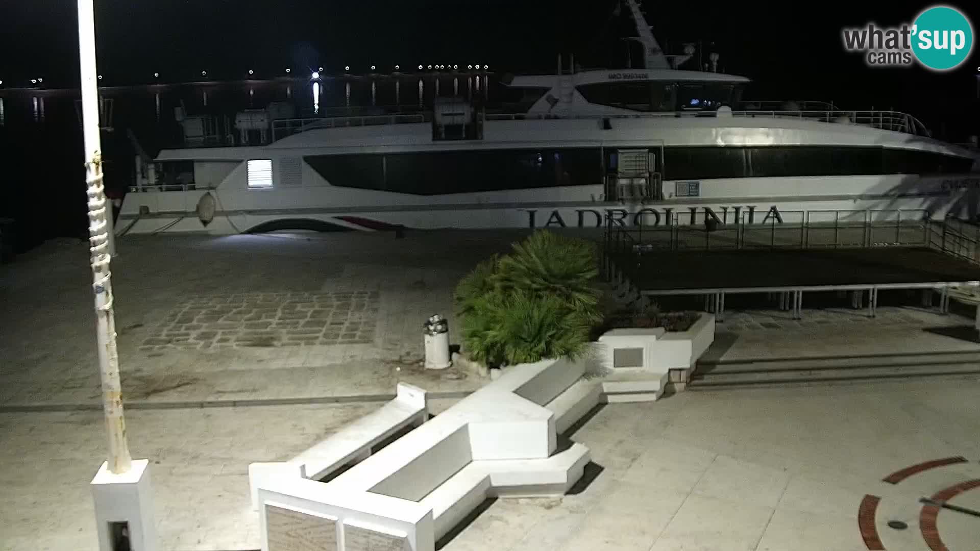 Webcam Novalja seaside promenade