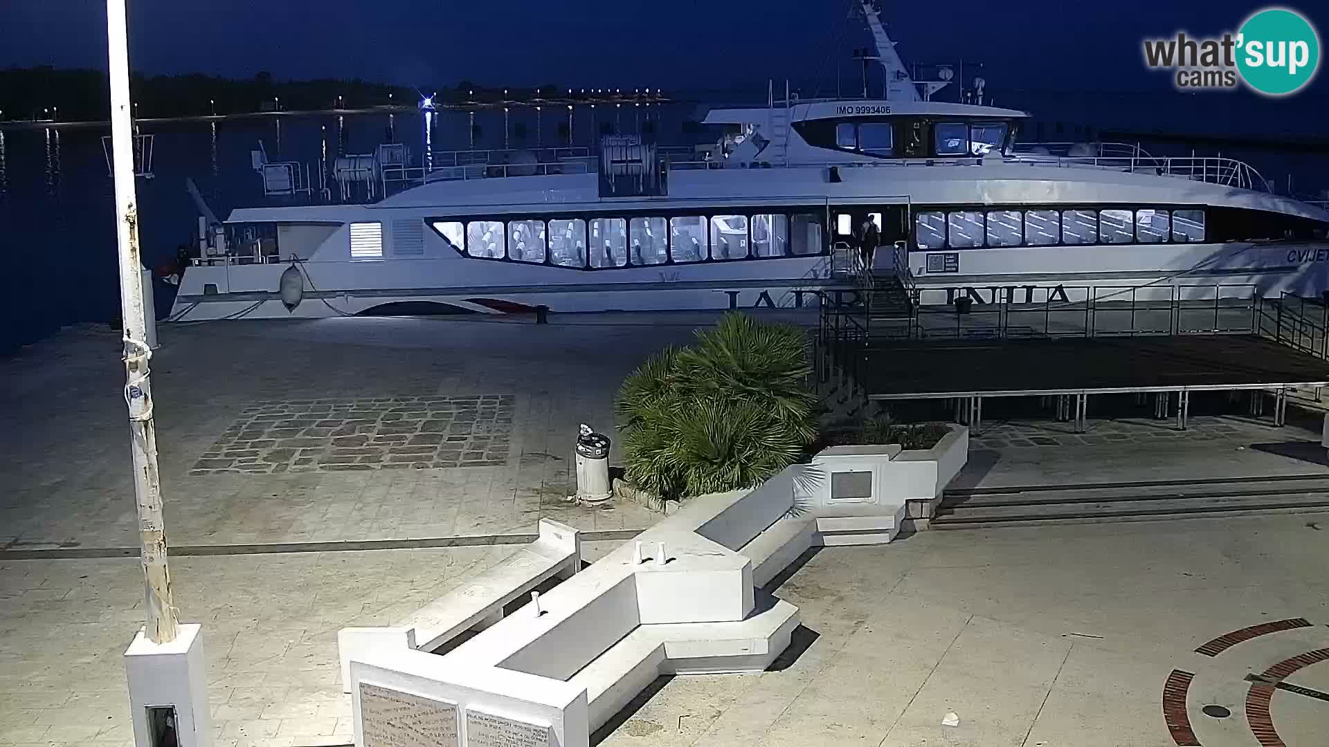 Web kamera Novalja promenada