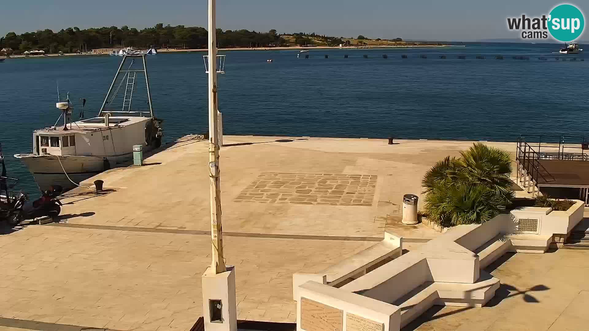 Webcam Novalja seaside promenade