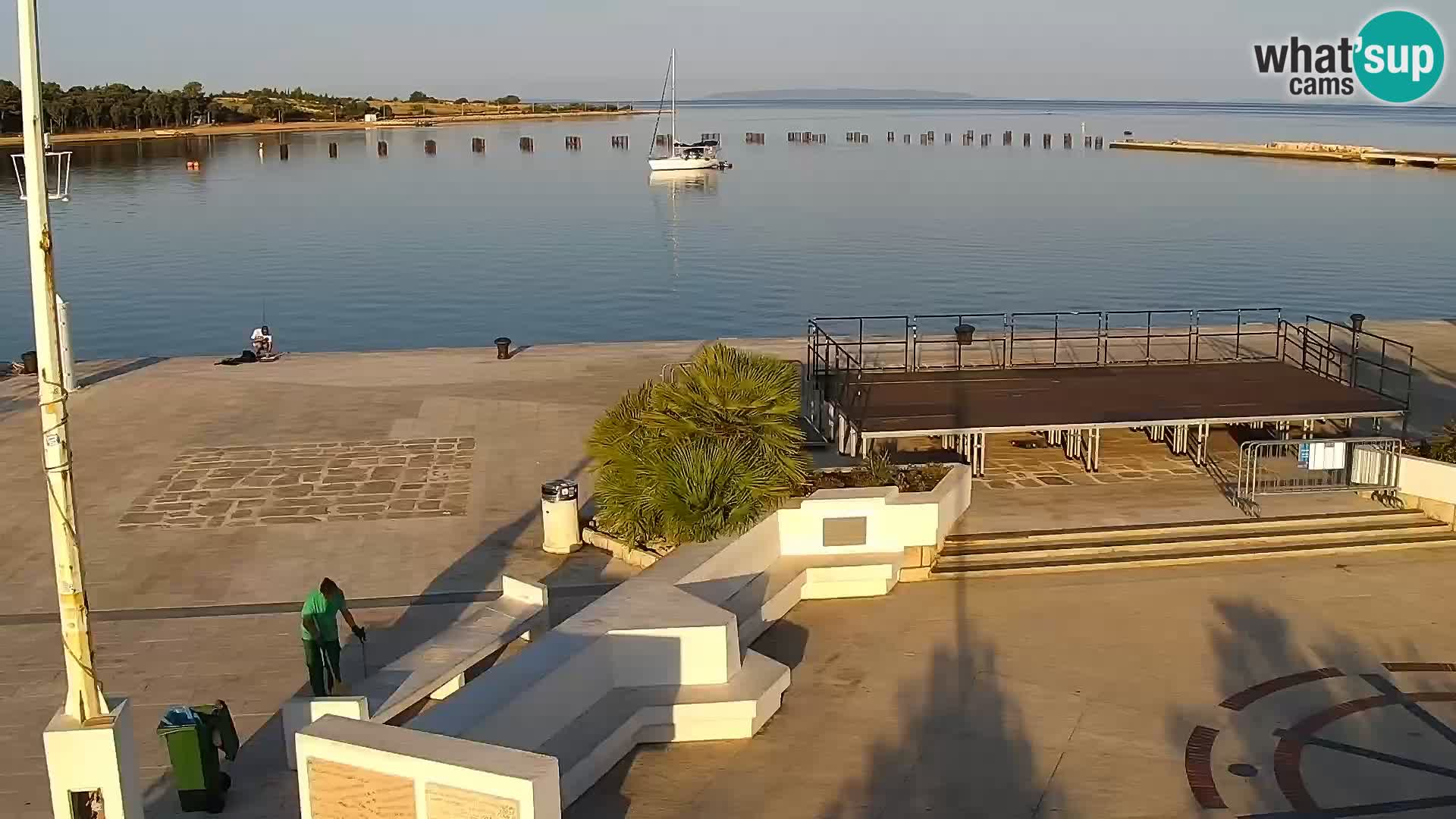 Webcam Novalja seaside promenade