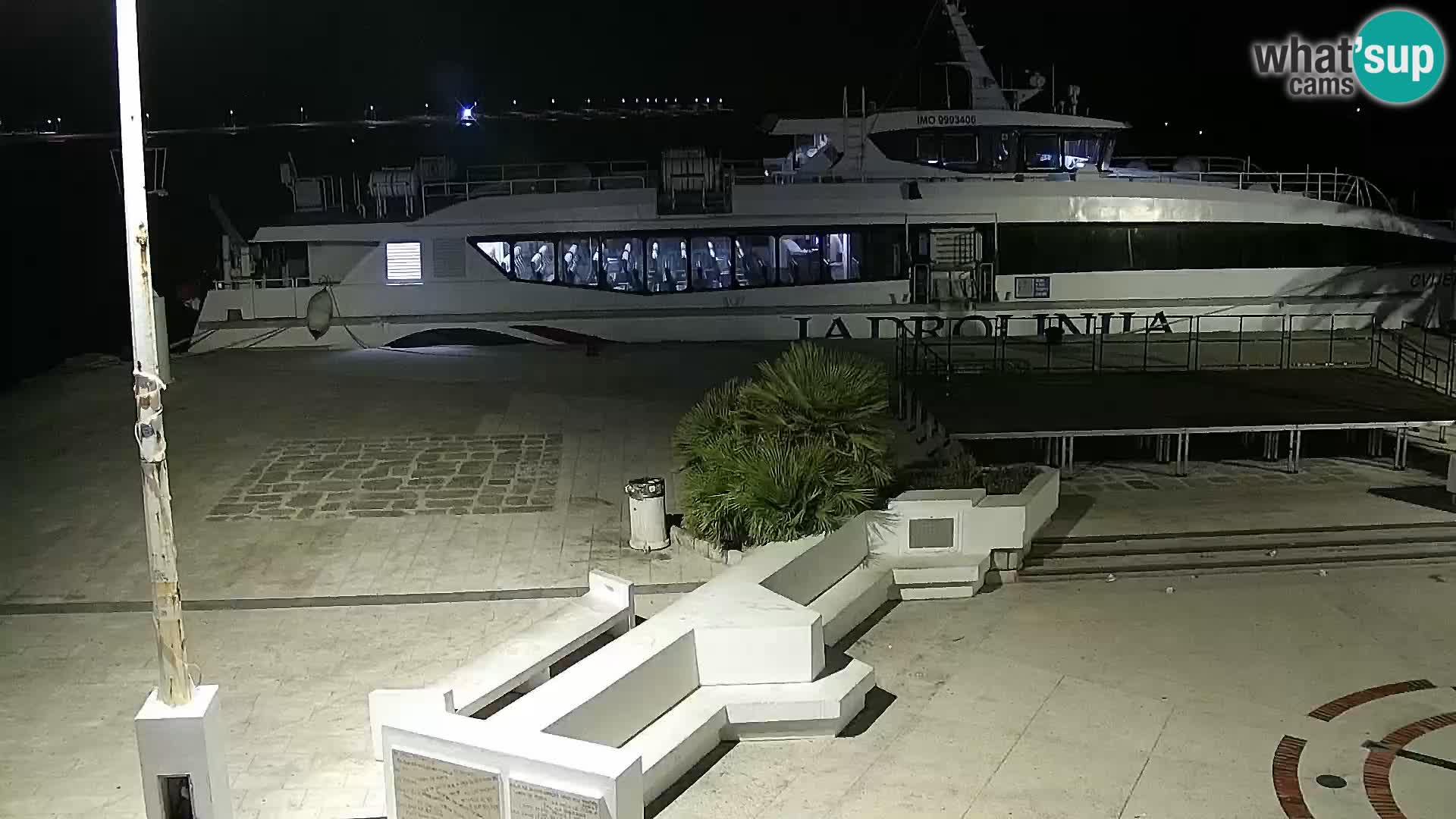 Webcam Novalja seaside promenade