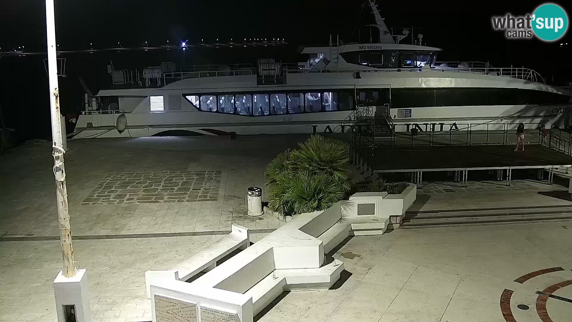 Web kamera Novalja promenada