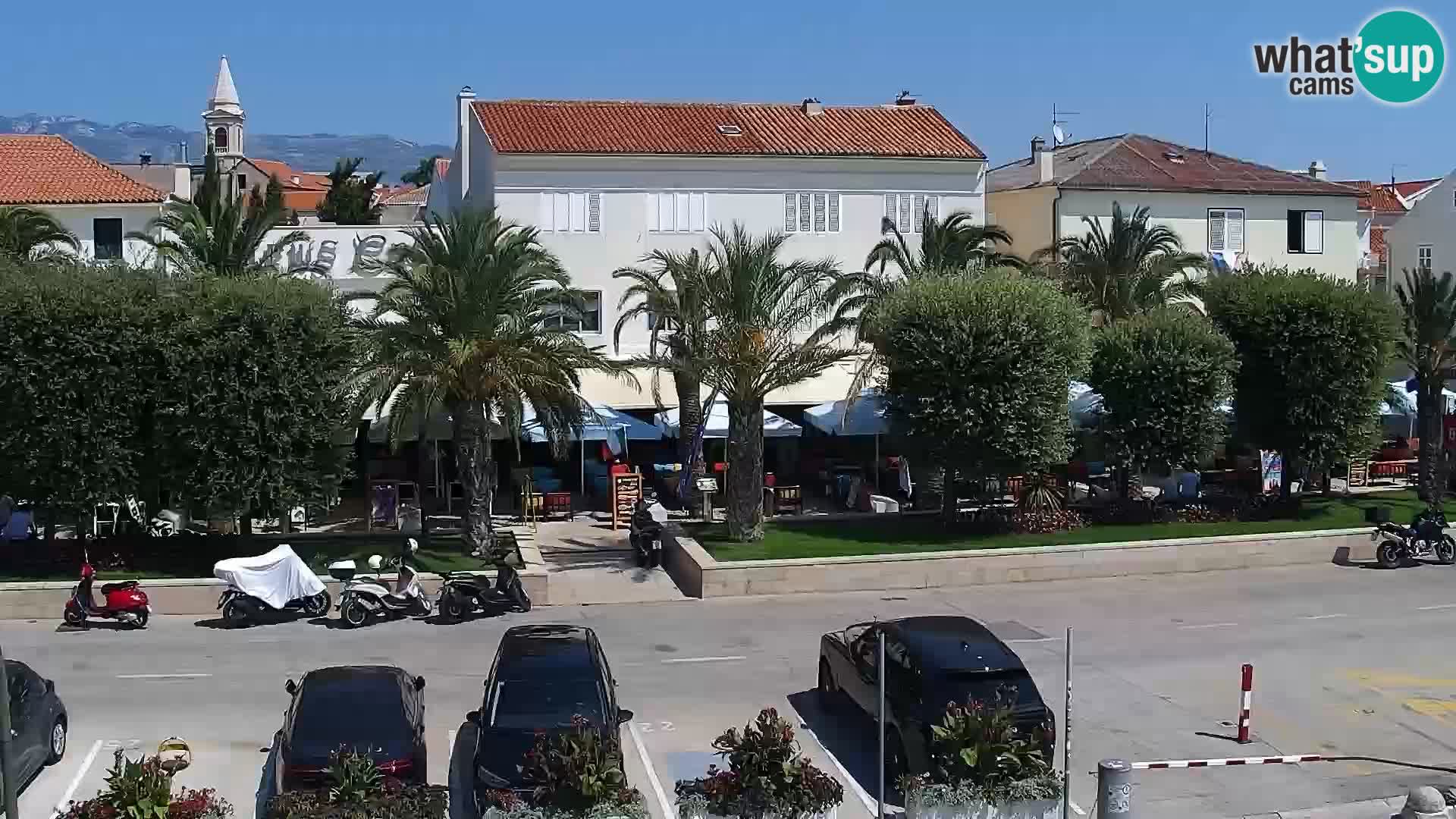 Web kamera Novalja promenada