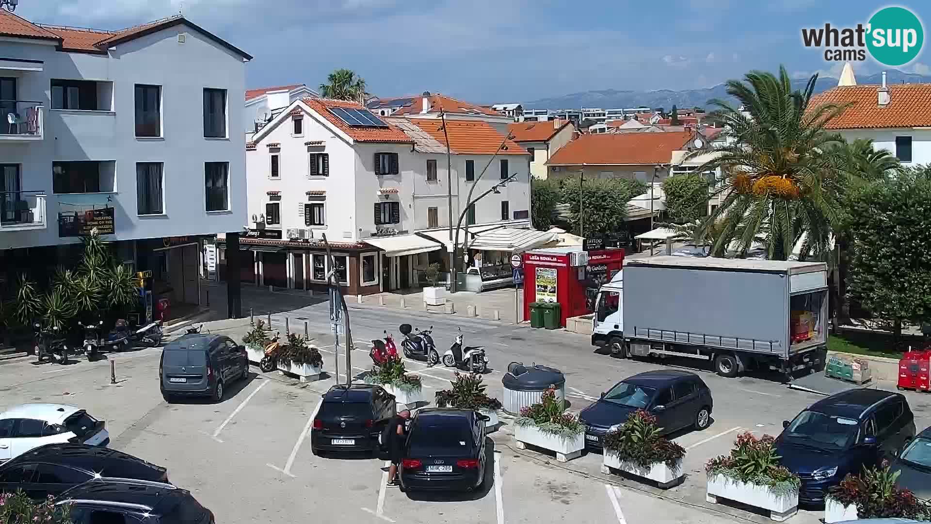 Web kamera Novalja promenada