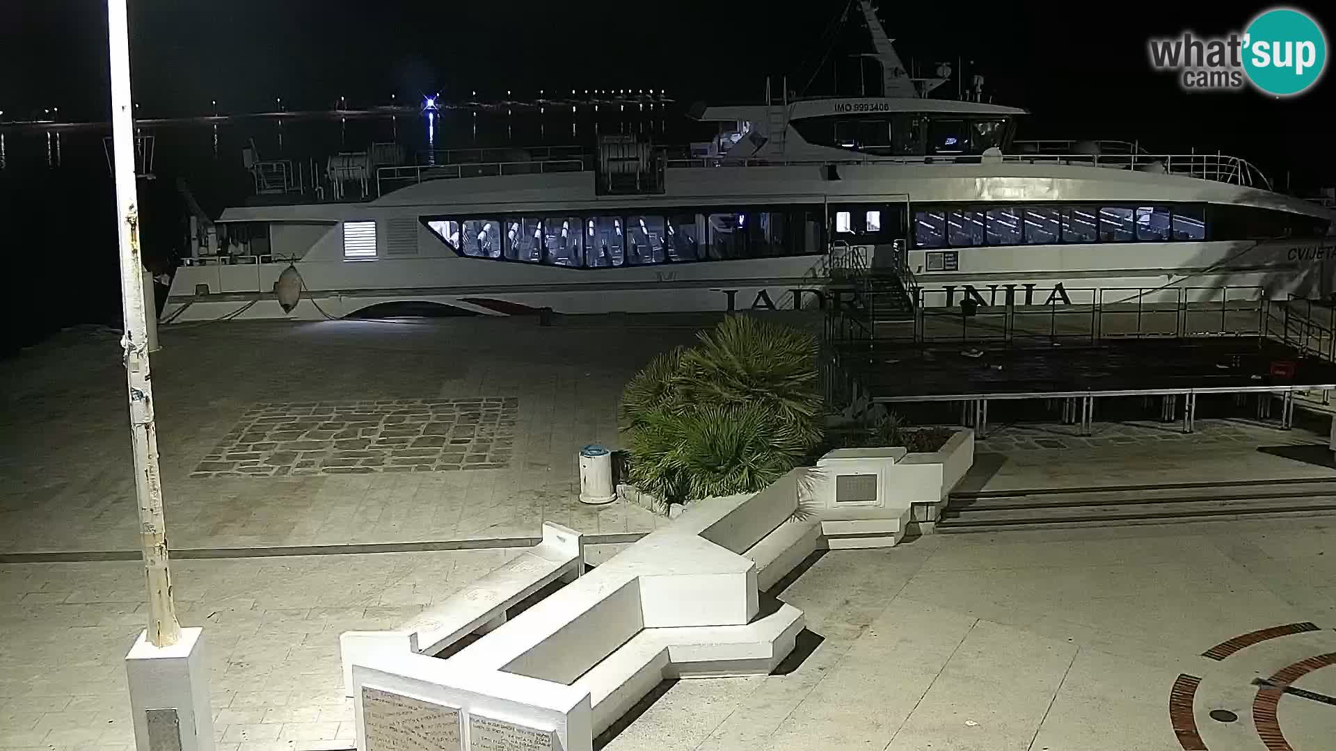 Web kamera Novalja promenada
