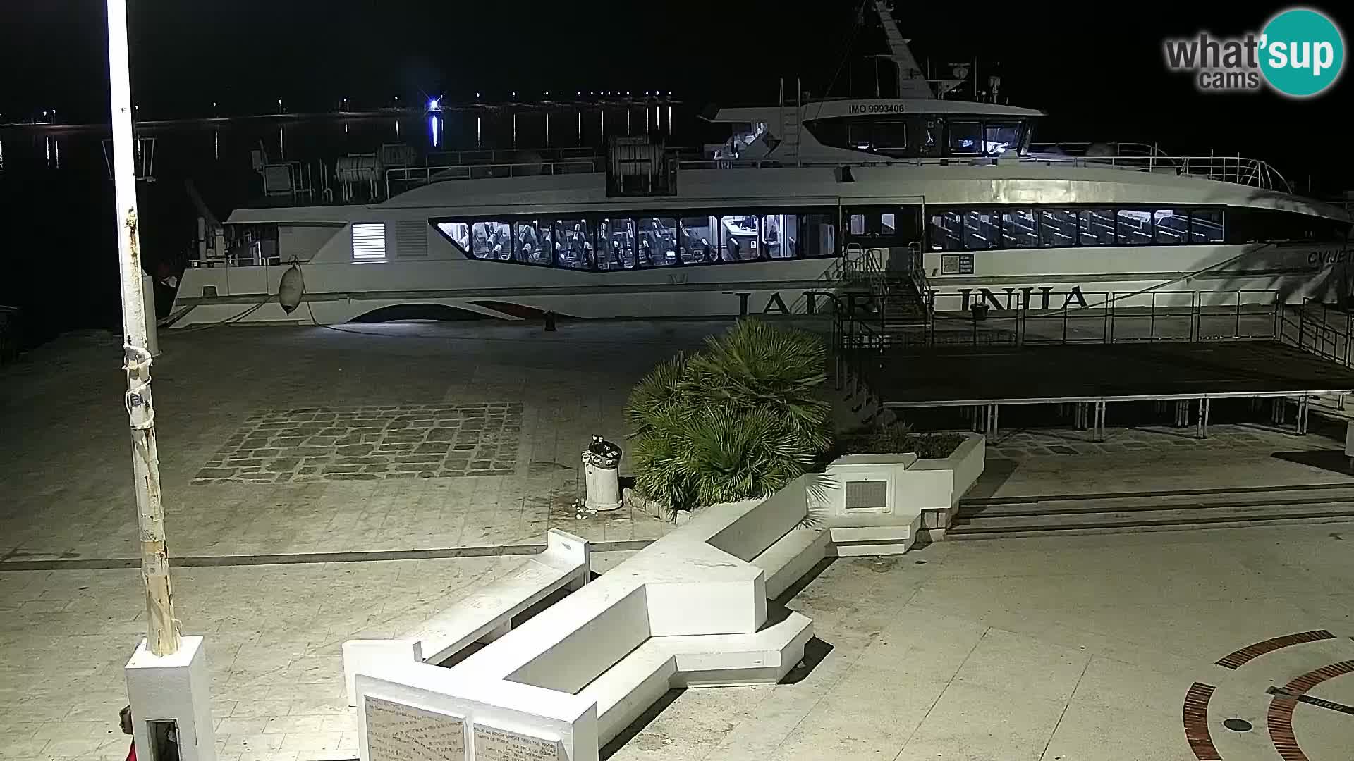 Web kamera Novalja promenada