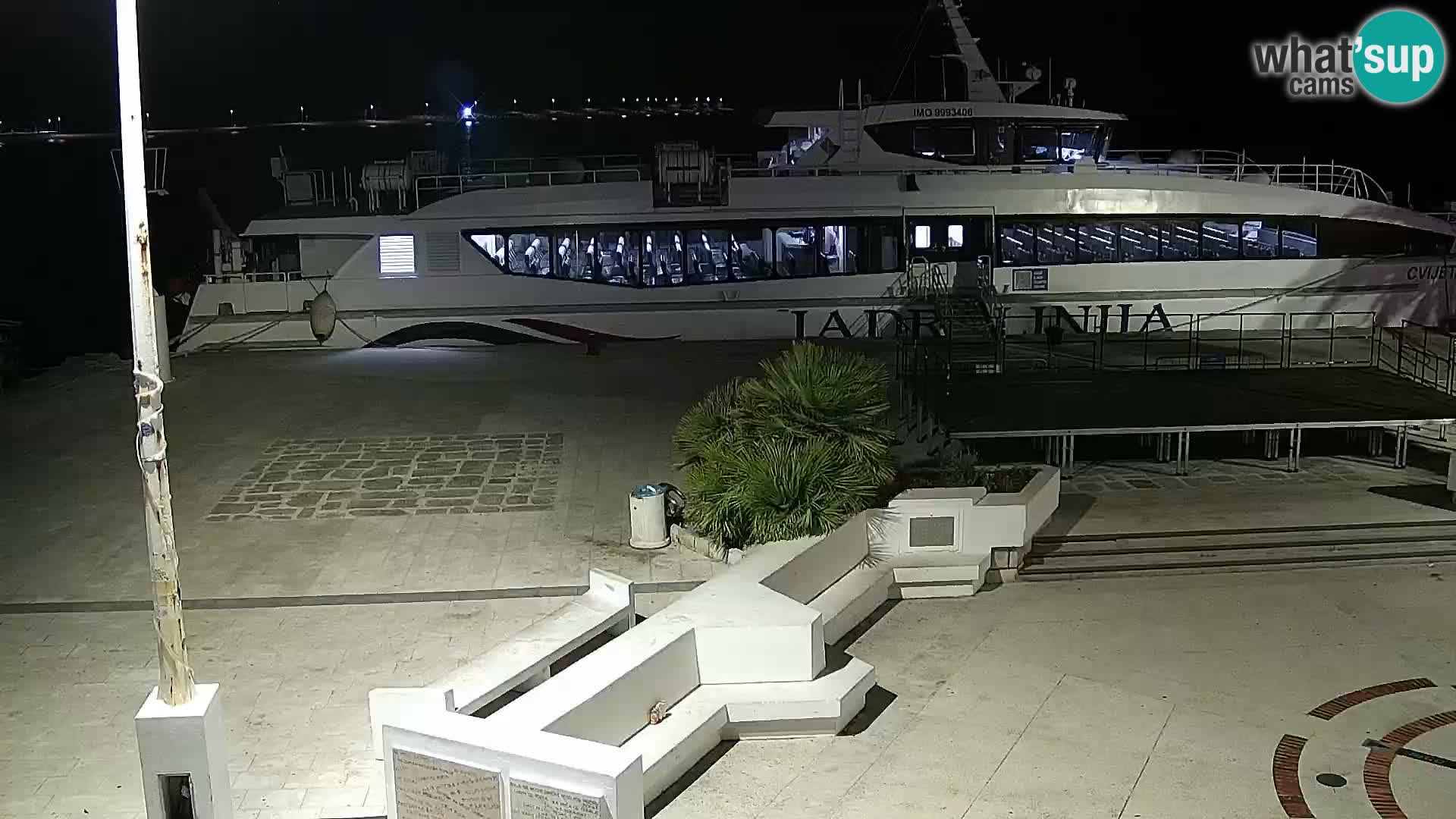 Webcam Novalja seaside promenade