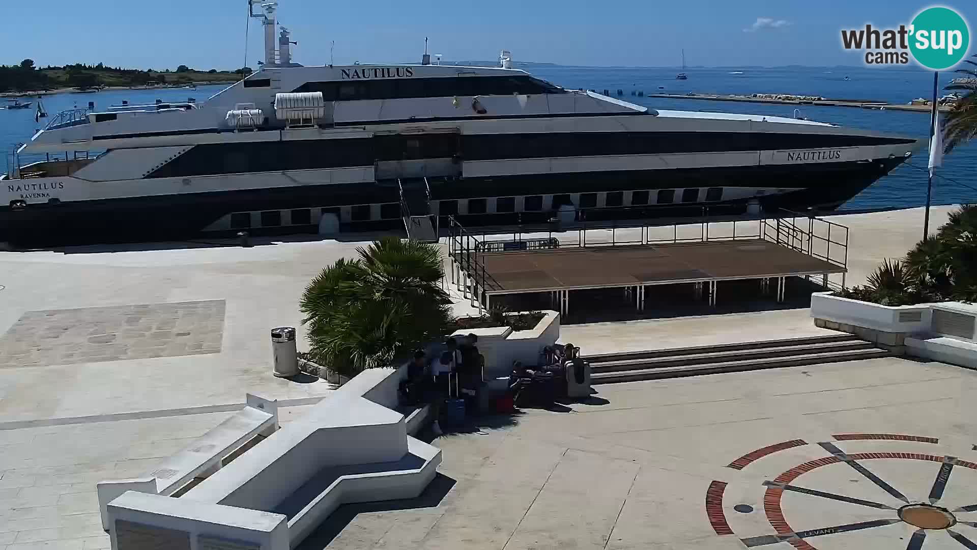 Webcam Novalja seaside promenade