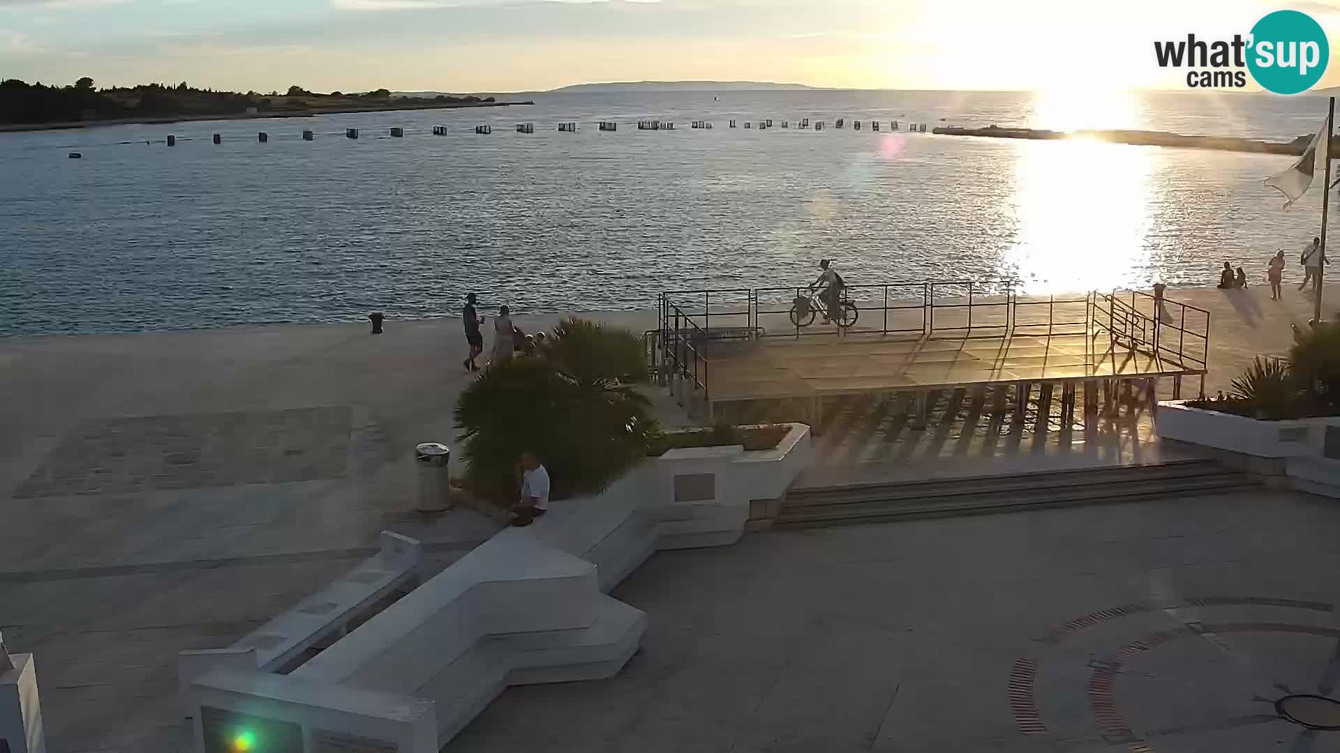 Webcam Novalja seaside promenade