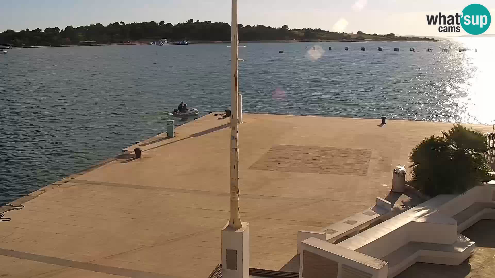 Novalja spletna kamera promenada