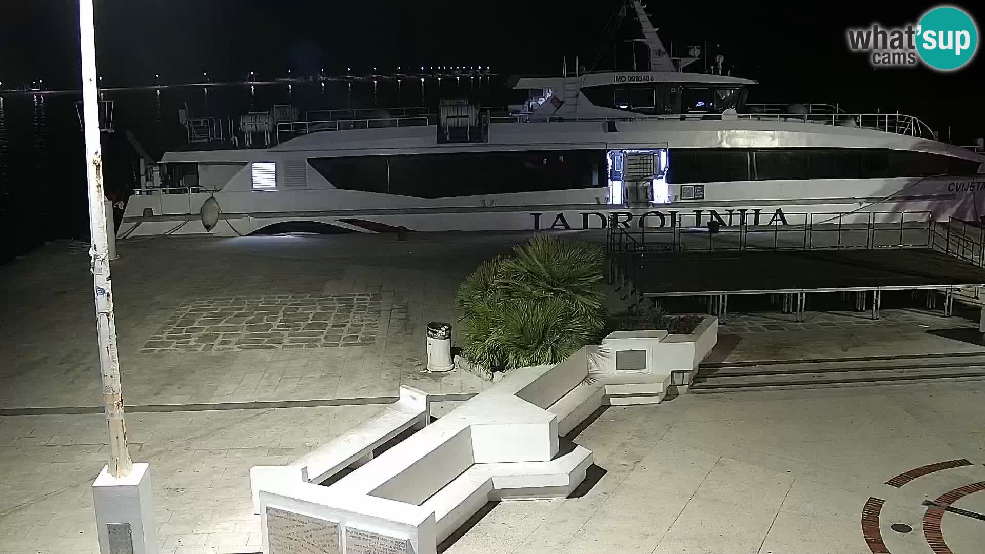 Novalja spletna kamera promenada