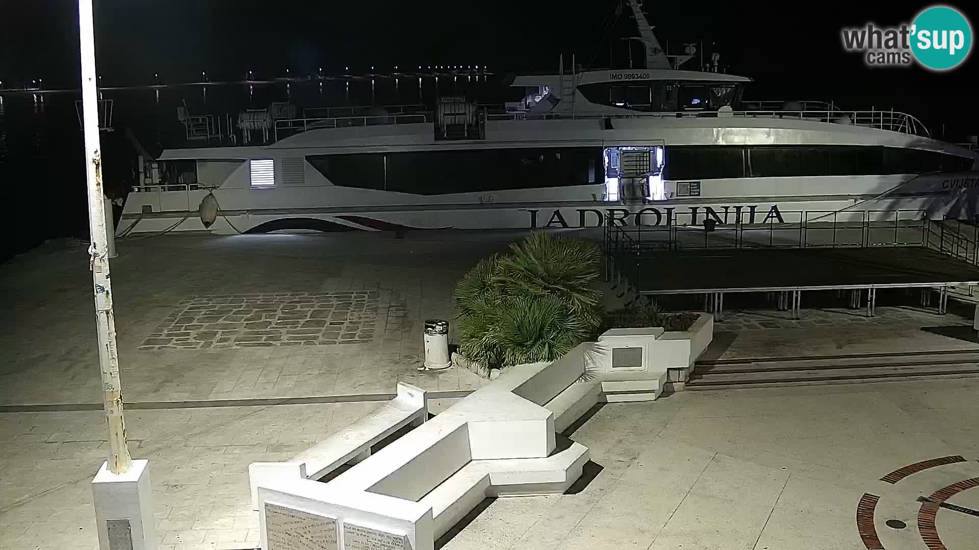 Web kamera Novalja promenada