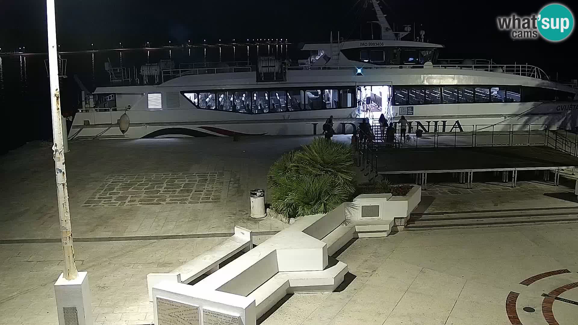 Novalja spletna kamera promenada