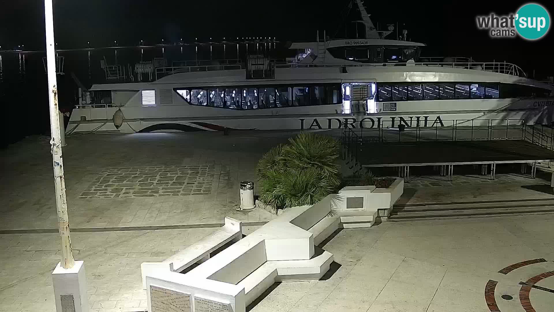 Web kamera Novalja promenada