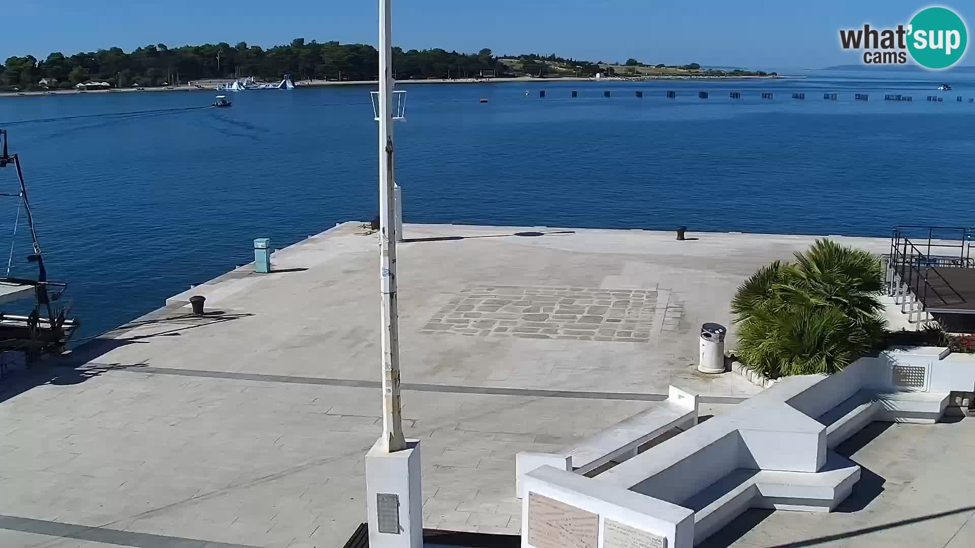 Novalja spletna kamera promenada