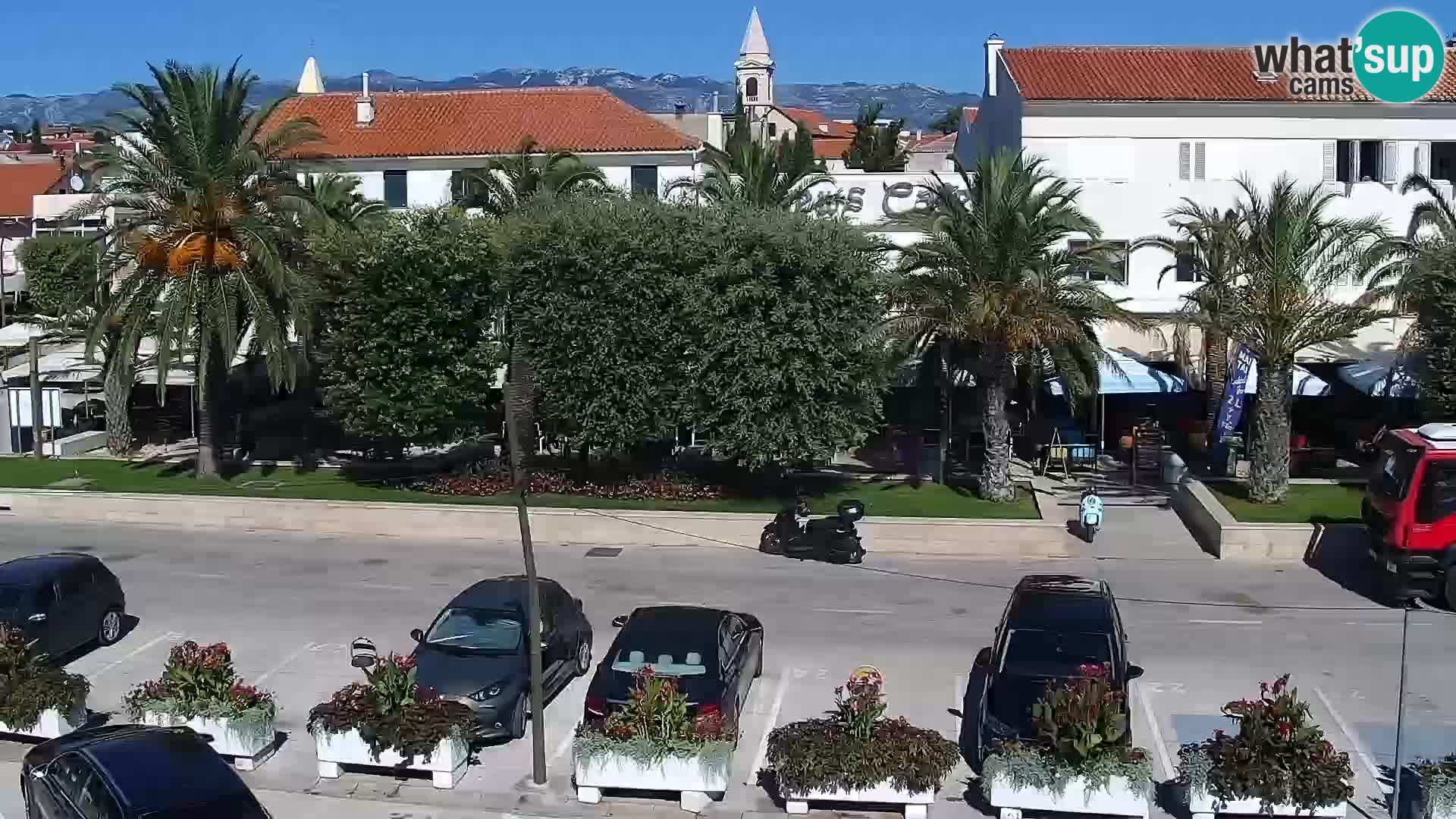 Novalja spletna kamera promenada