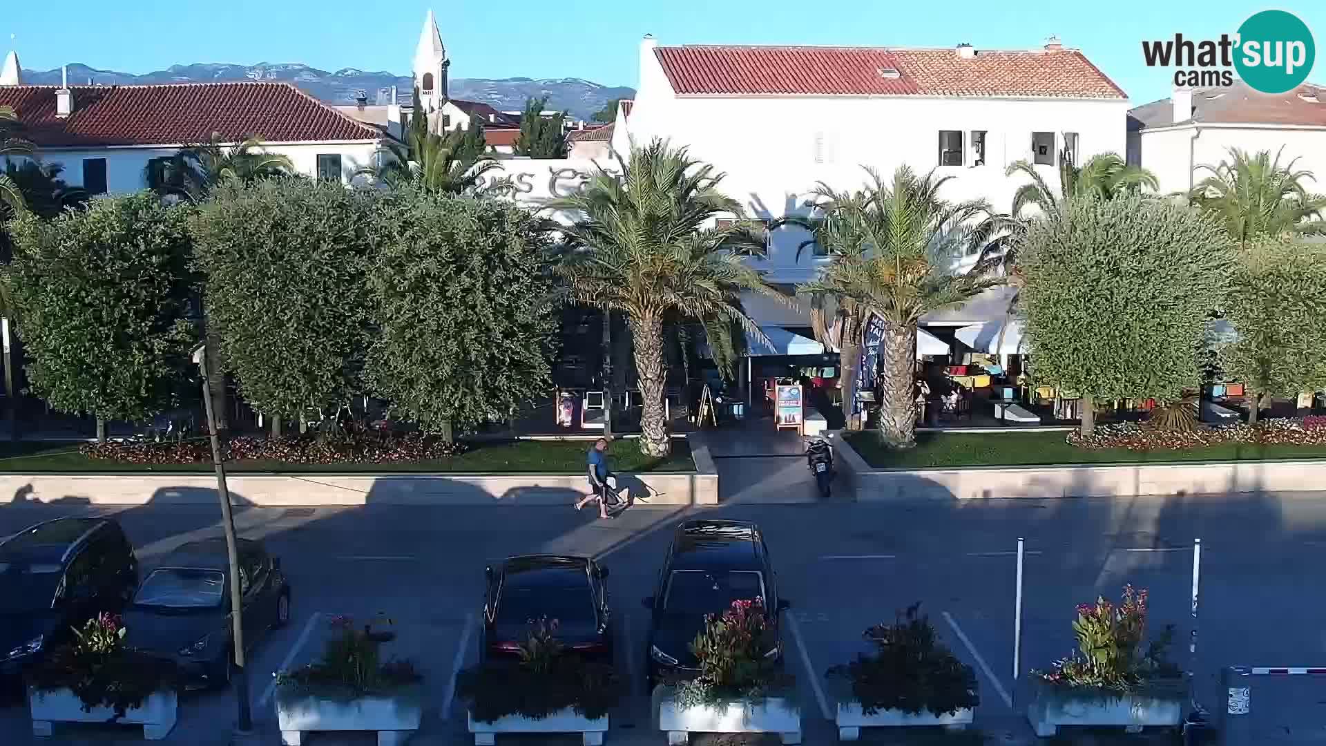 Web kamera Novalja promenada