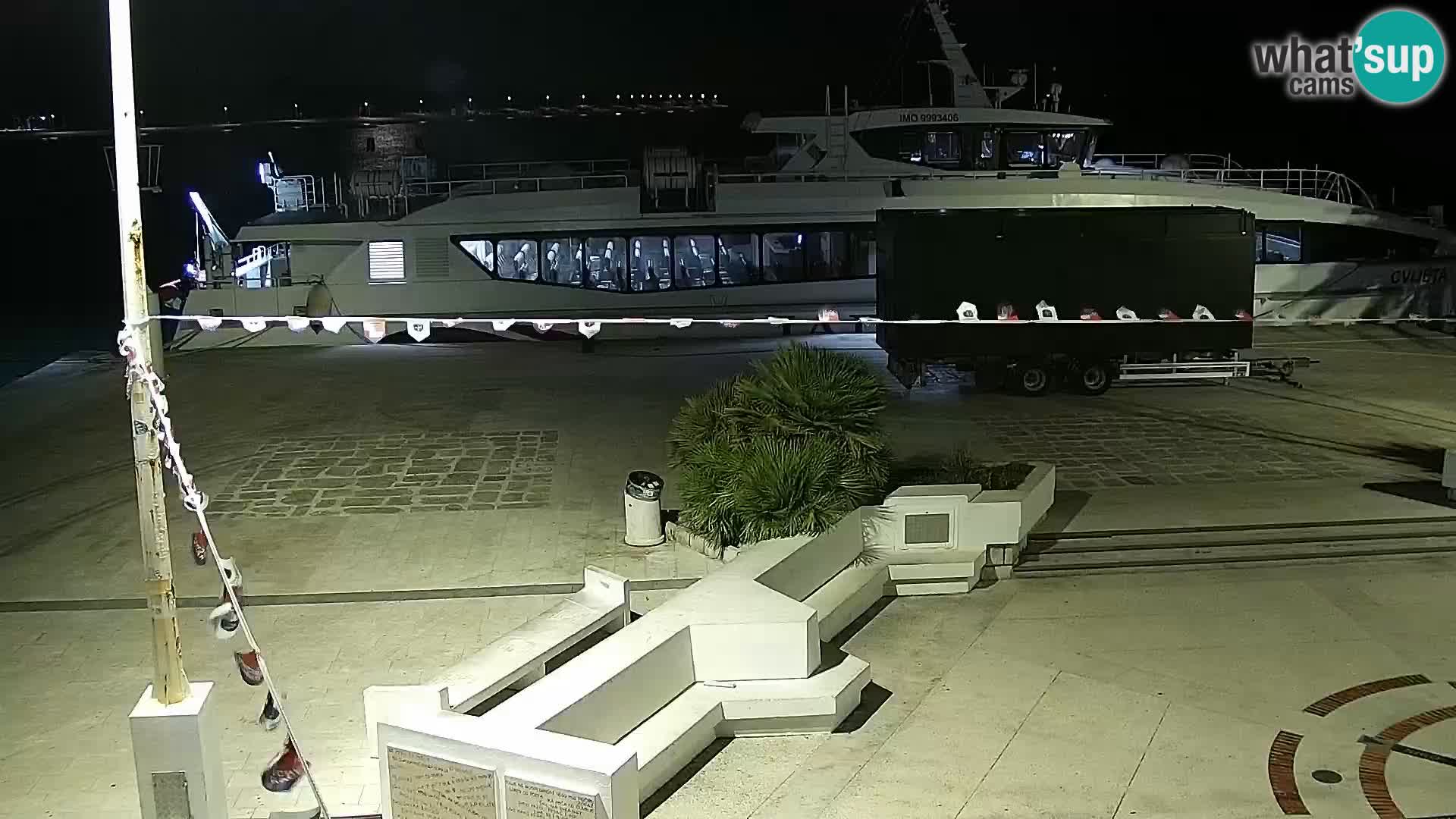 Novalja spletna kamera promenada