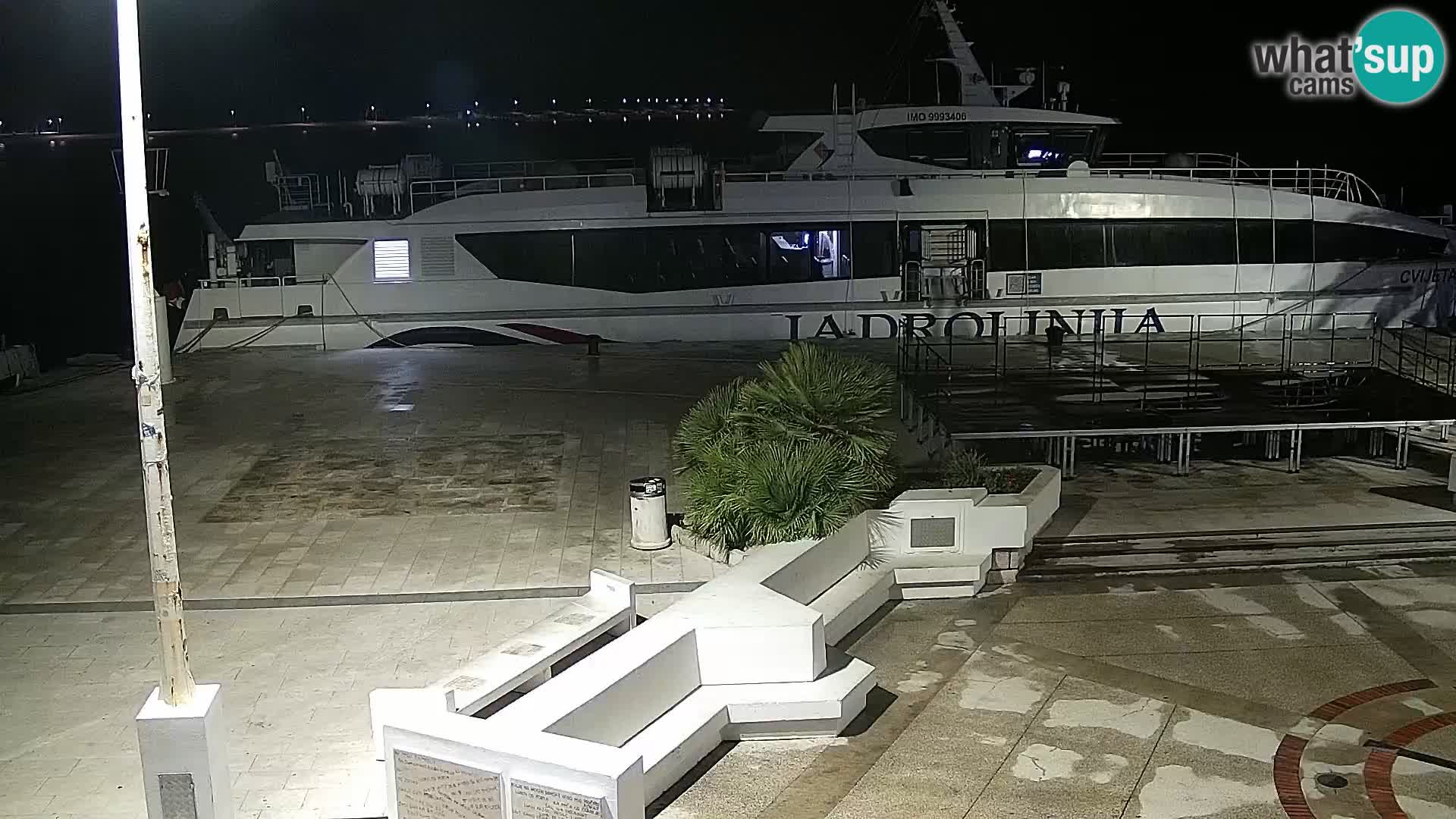 Webcam Novalja seaside promenade