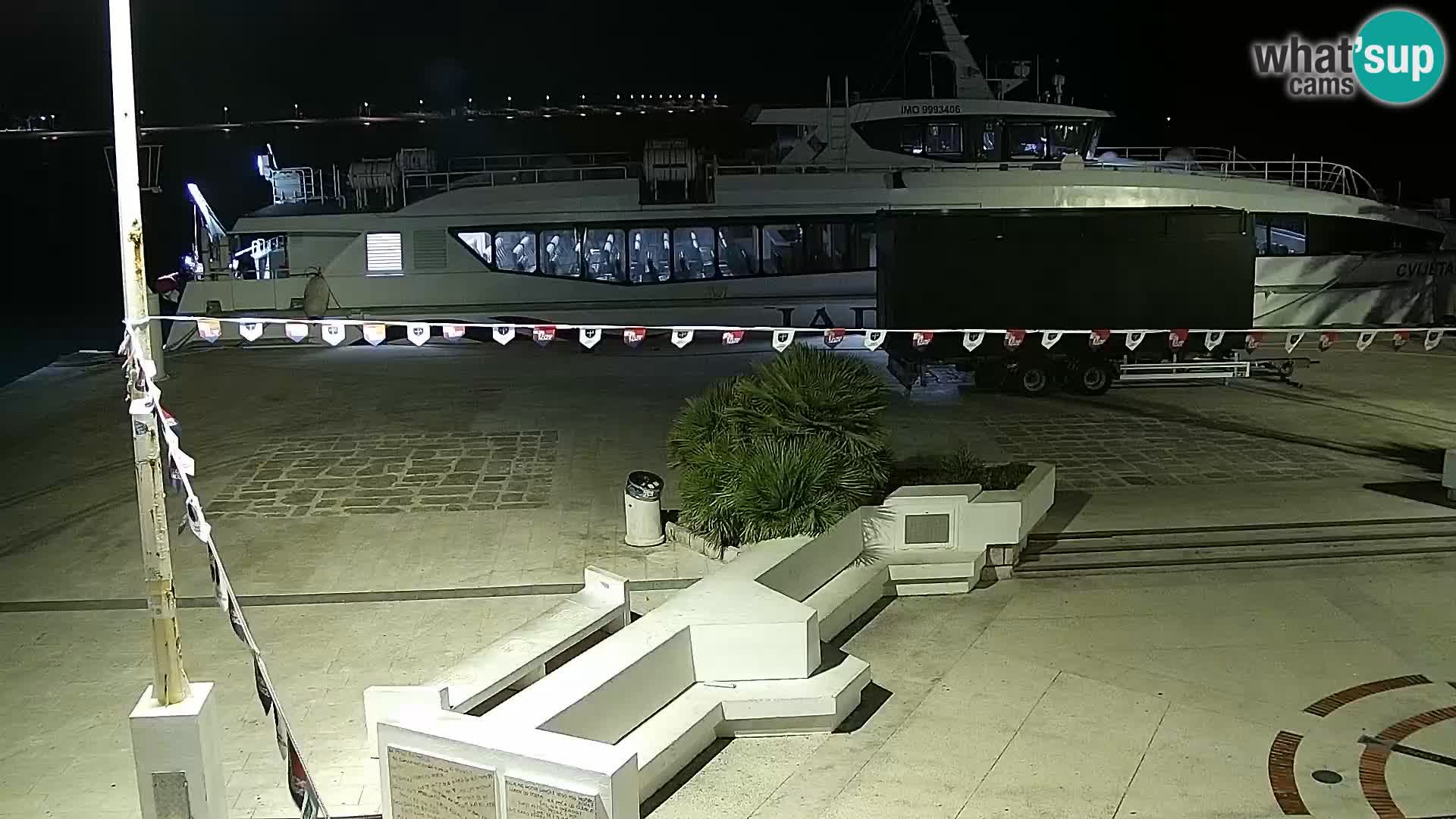 Webcam Novalja seaside promenade