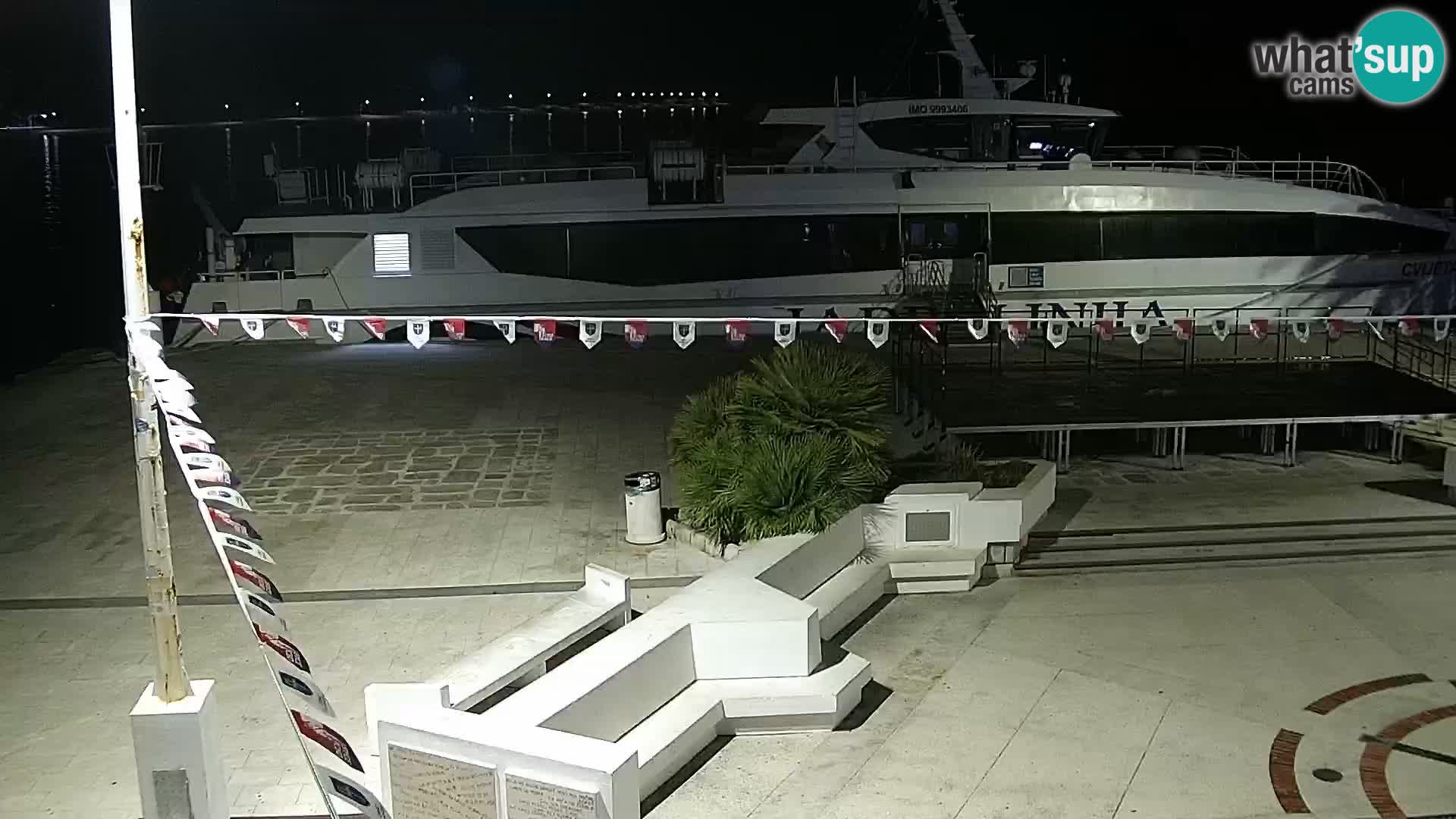 Webcam Novalja seaside promenade