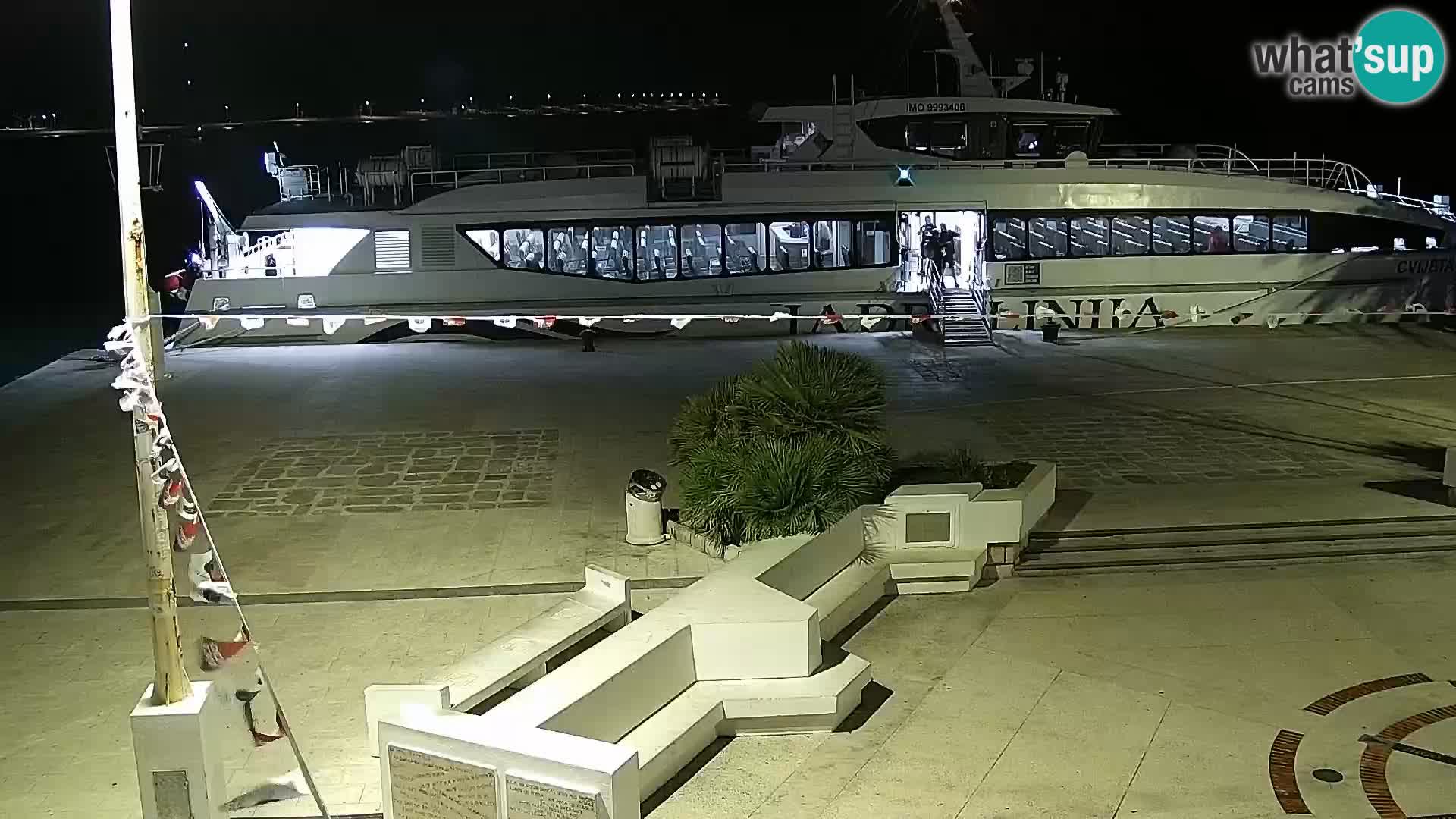 Webcam Novalja seaside promenade