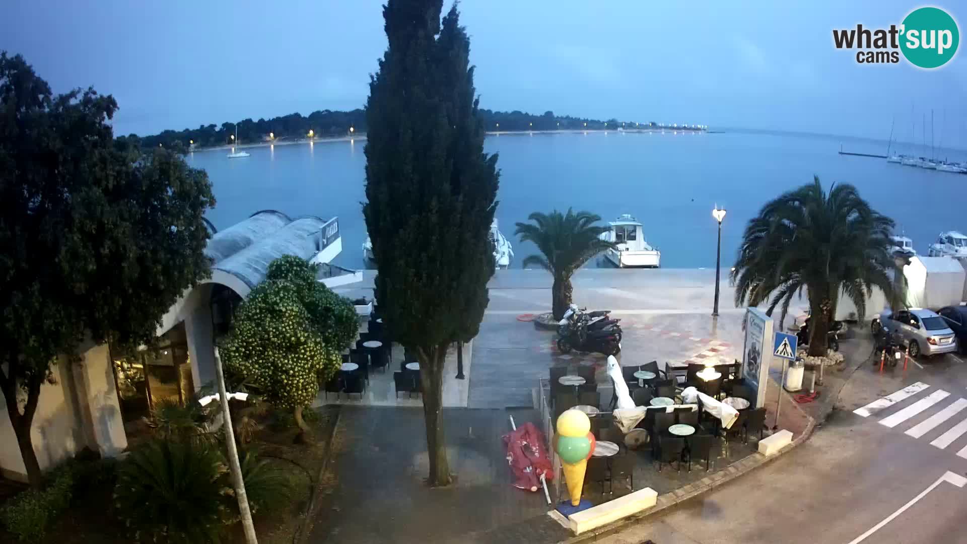 Pag – Obala pred Novaljo