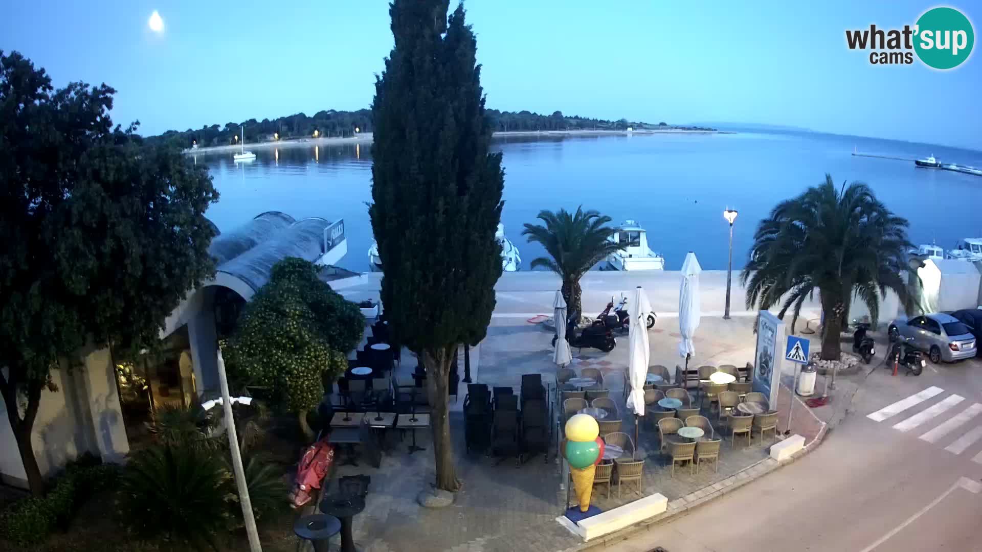 Pag – Obala pred Novaljo