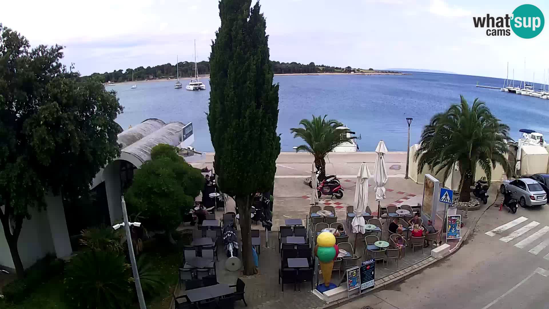 Pag – Obala pred Novaljo
