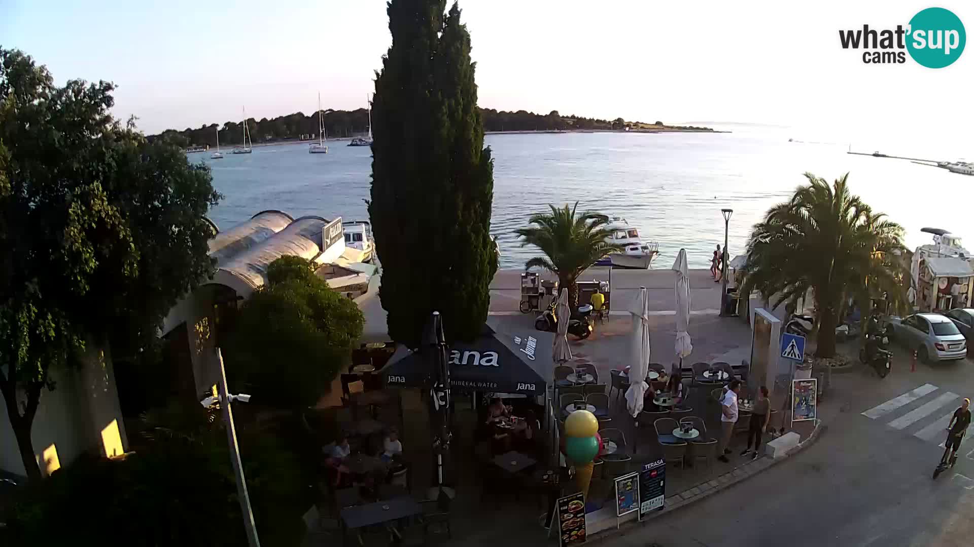 Pag – Obala pred Novaljo