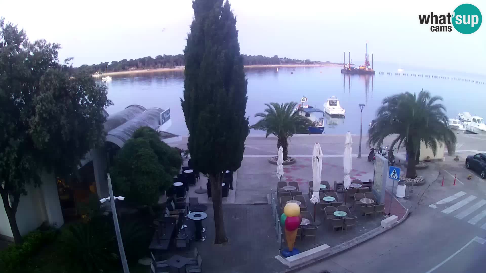 Pag – Obala pred Novaljo