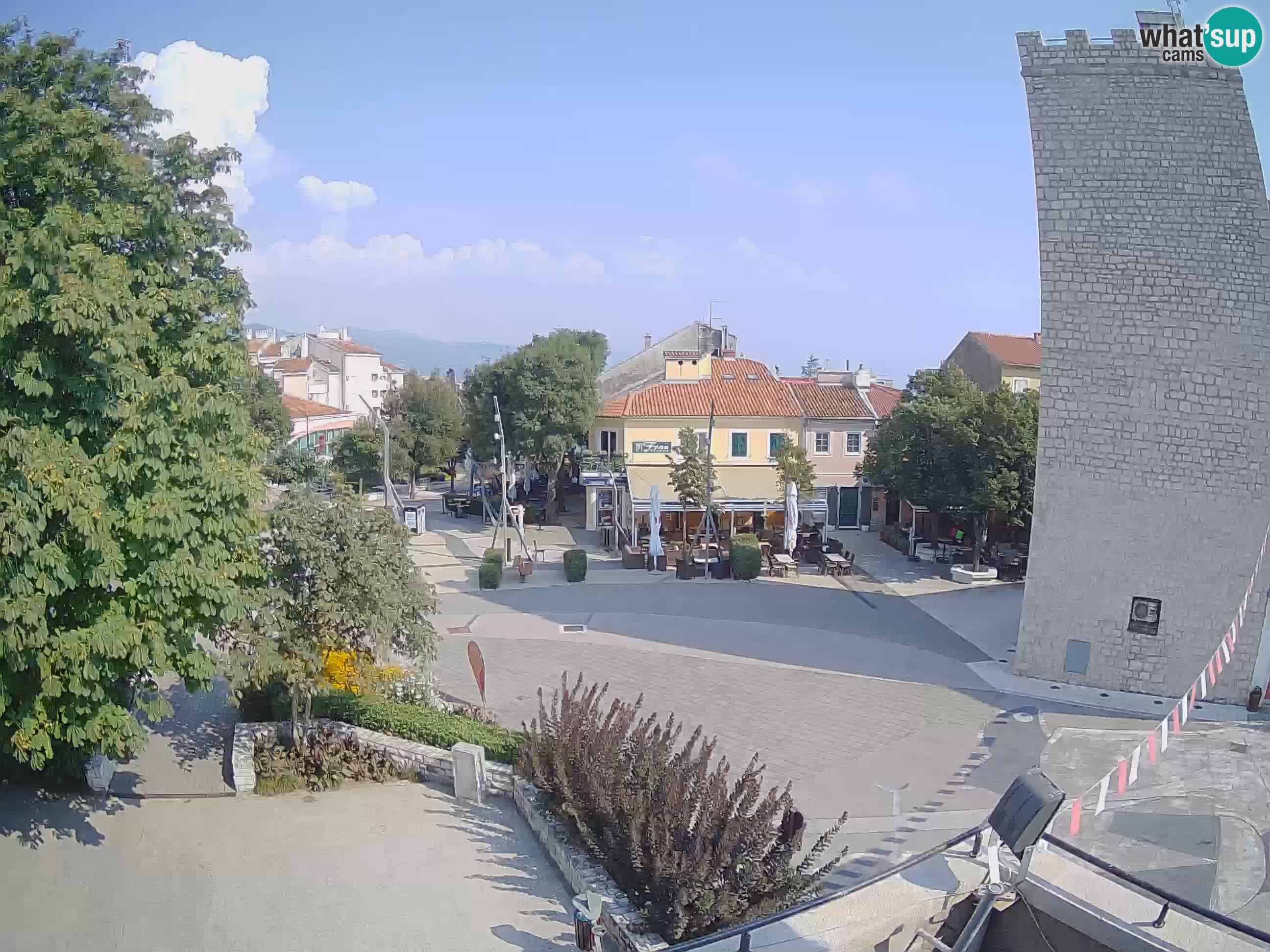 Webcam live – Novi Vinodolski – Main street Hrvatskih Branitelja