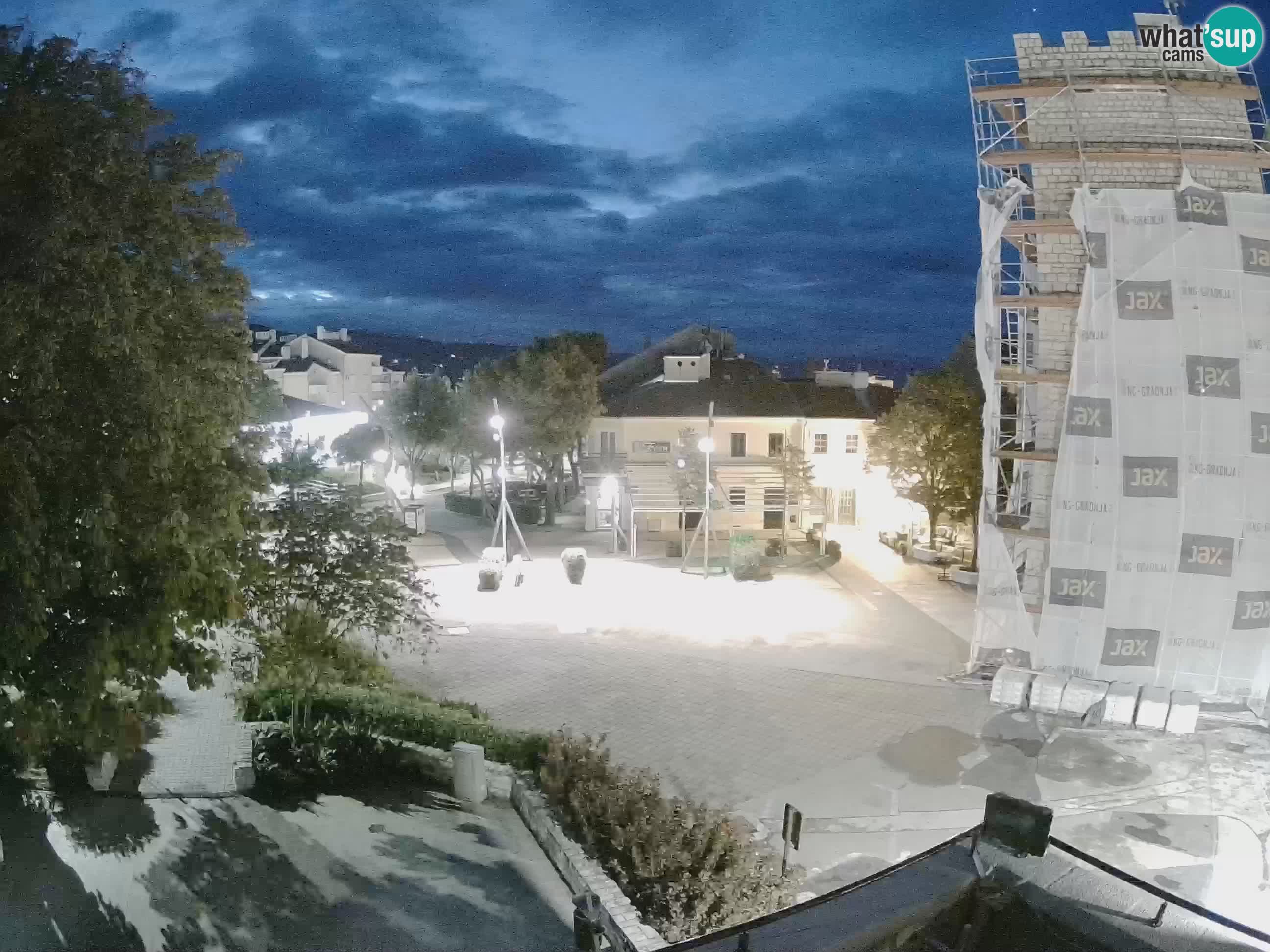 Webcam live – Novi Vinodolski – Main street Hrvatskih Branitelja