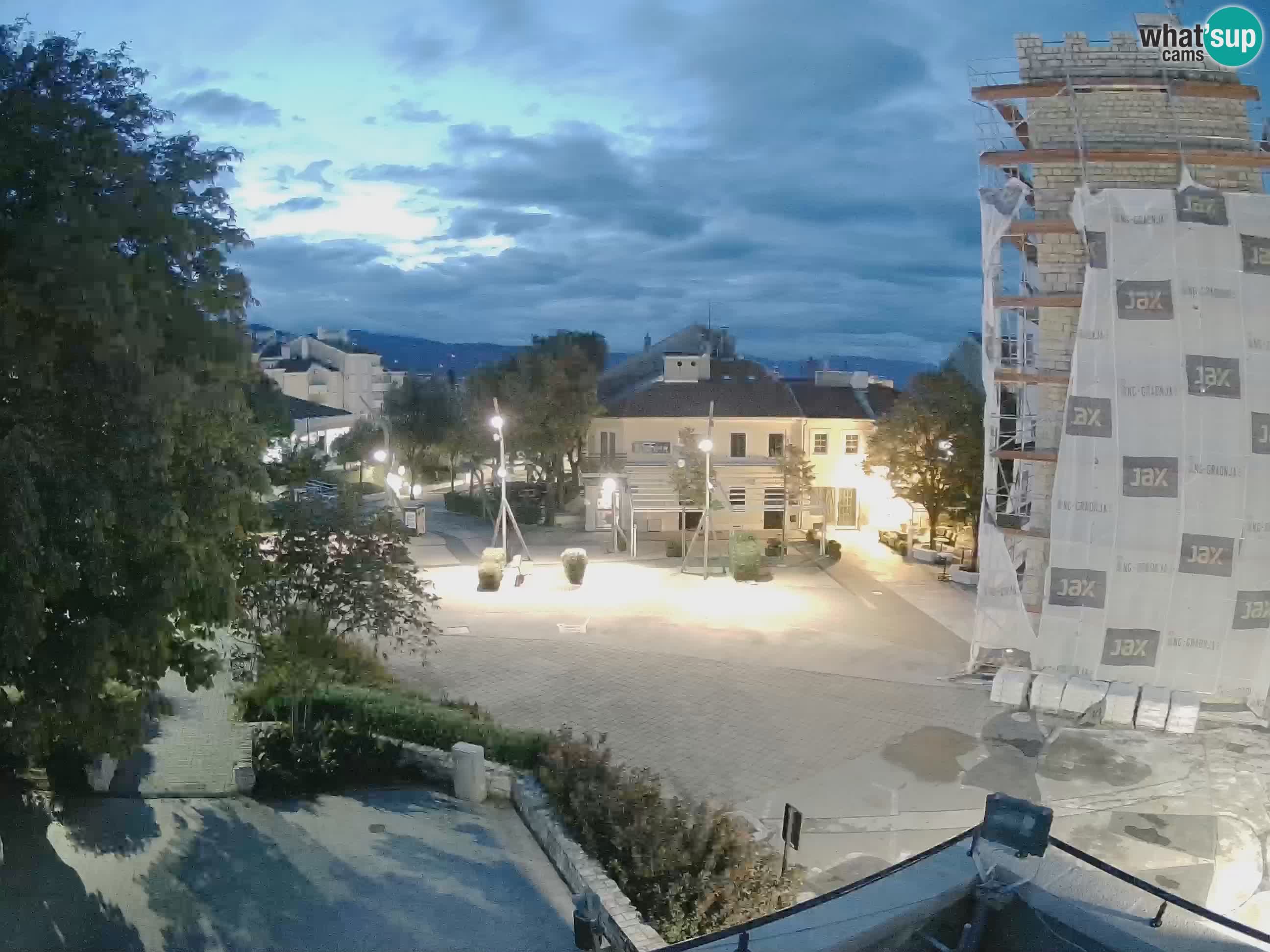 Webcam live – Novi Vinodolski – Main street Hrvatskih Branitelja