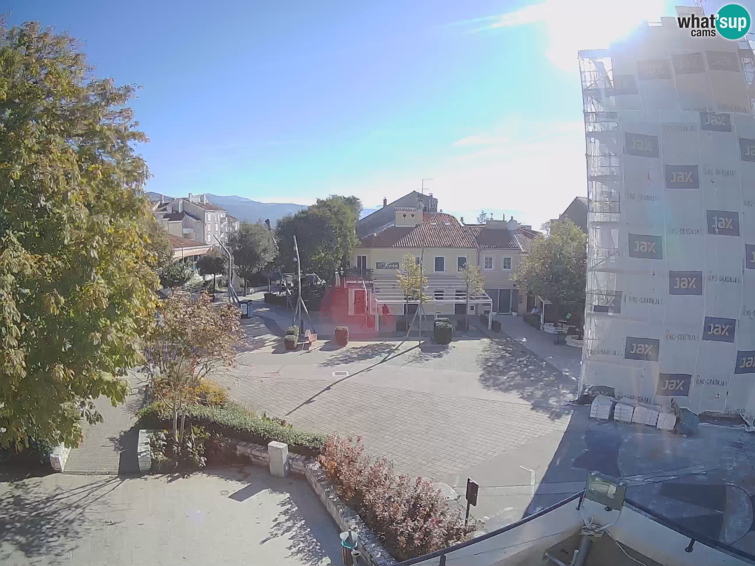 Webcam live – Novi Vinodolski – Main street Hrvatskih Branitelja